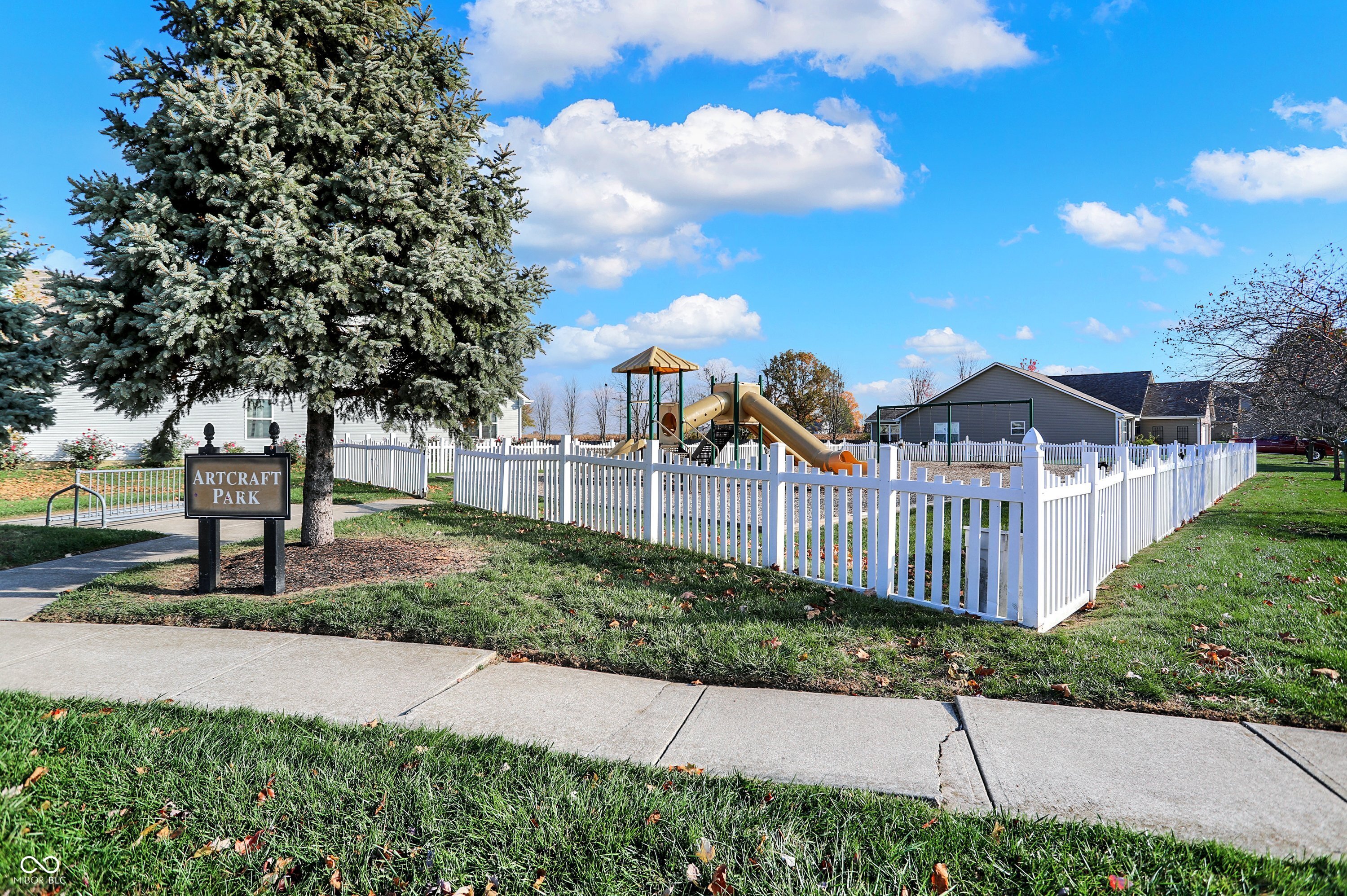 858 Redwood Drive
