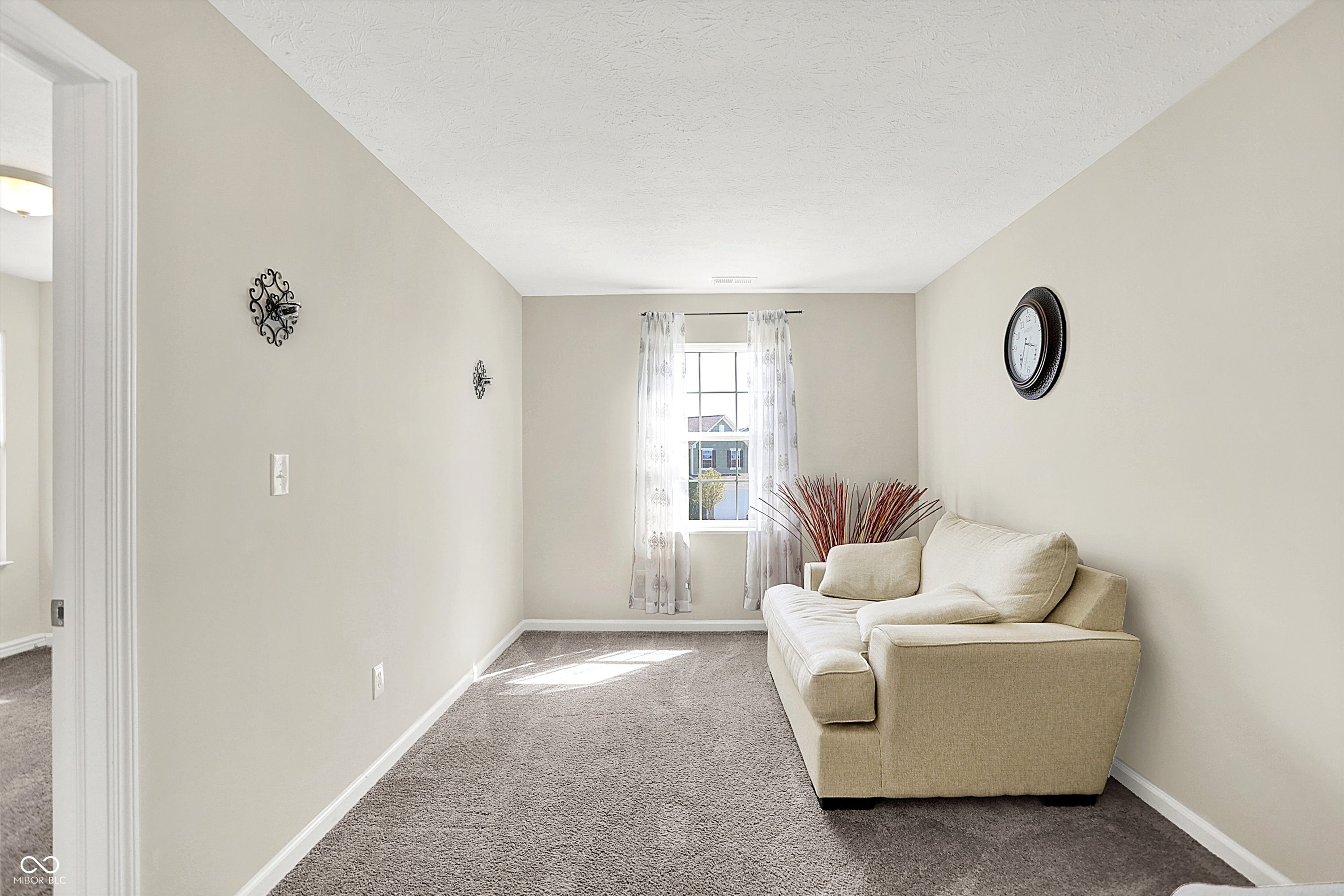 858 Redwood Drive