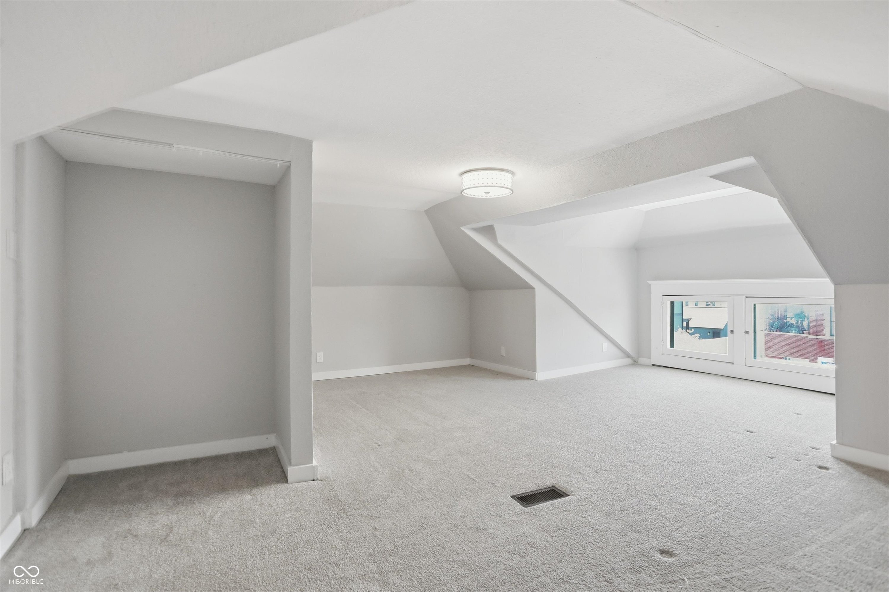 2123 N Talbott Street