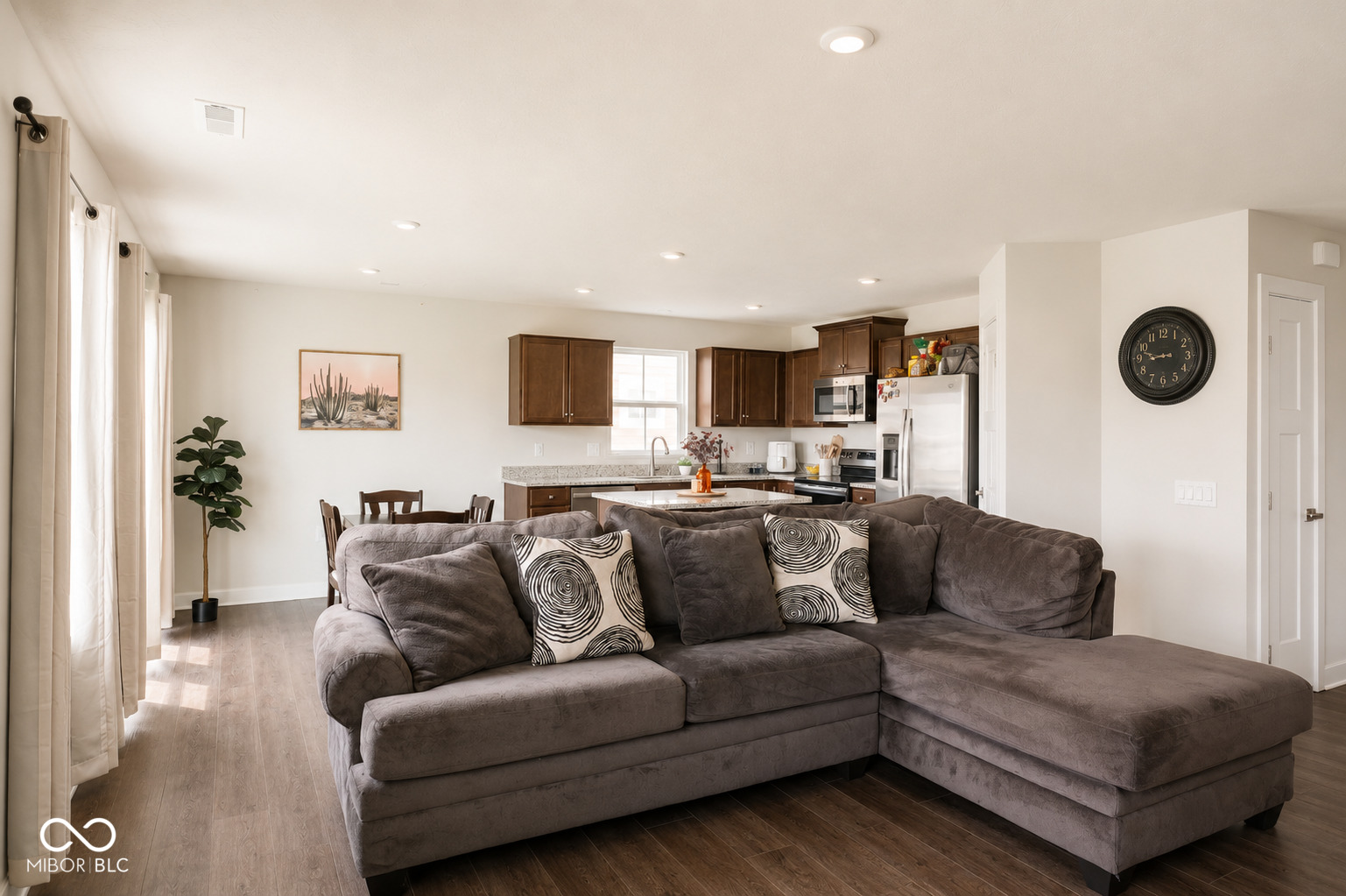 1230 Maumee Court