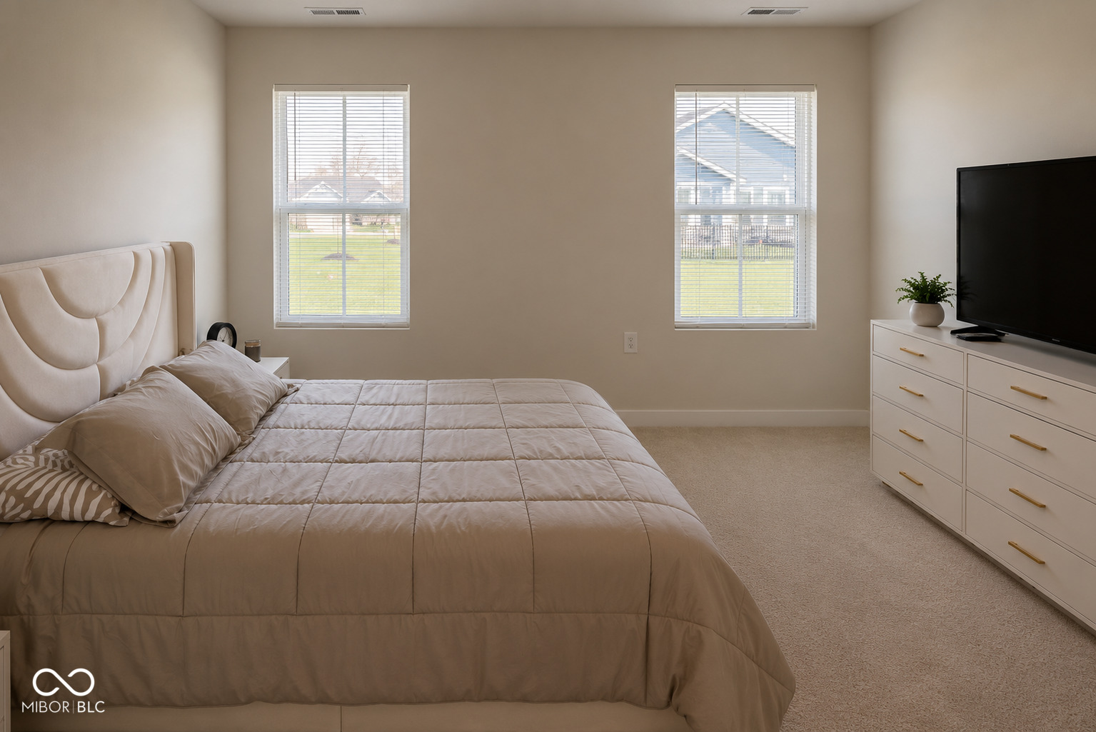 1230 Maumee Court