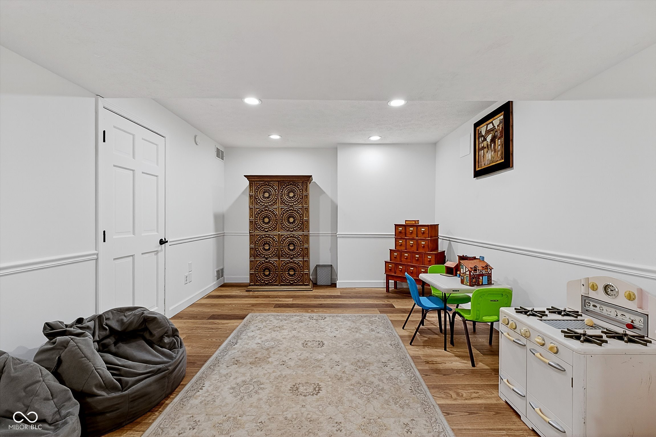 913 Arrowwood Drive