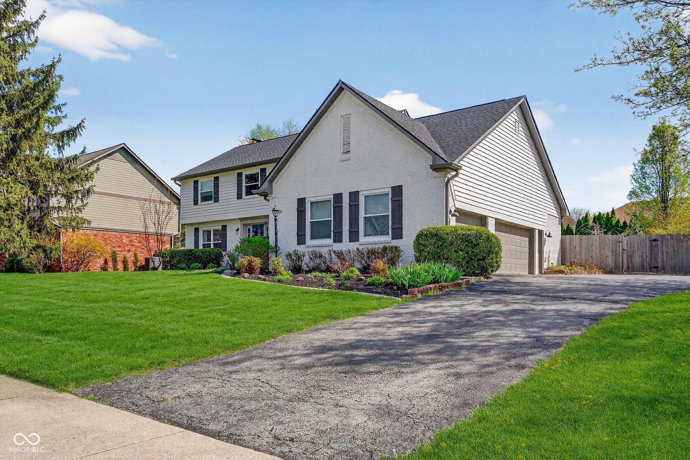 913 Arrowwood Drive