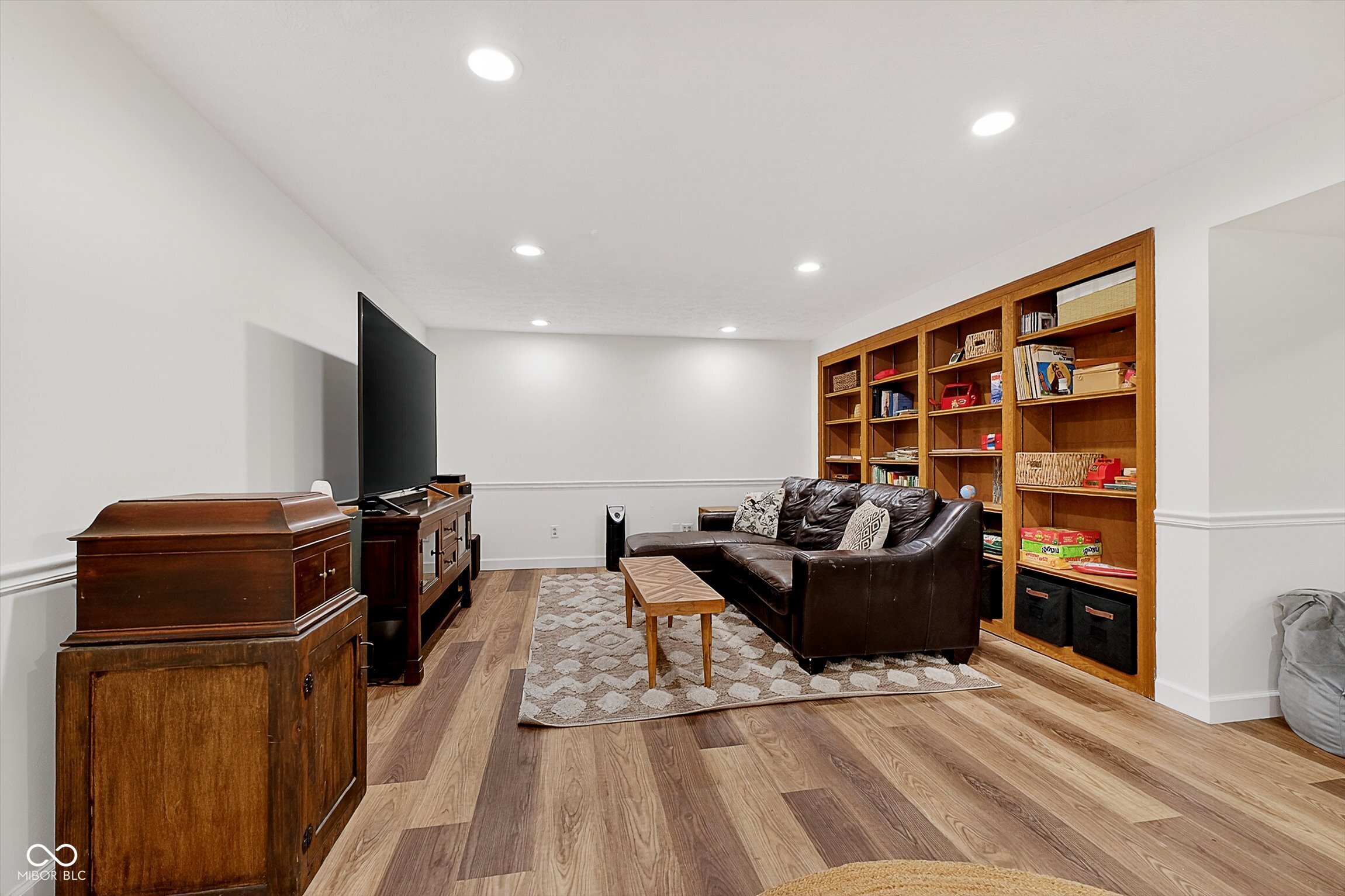 913 Arrowwood Drive