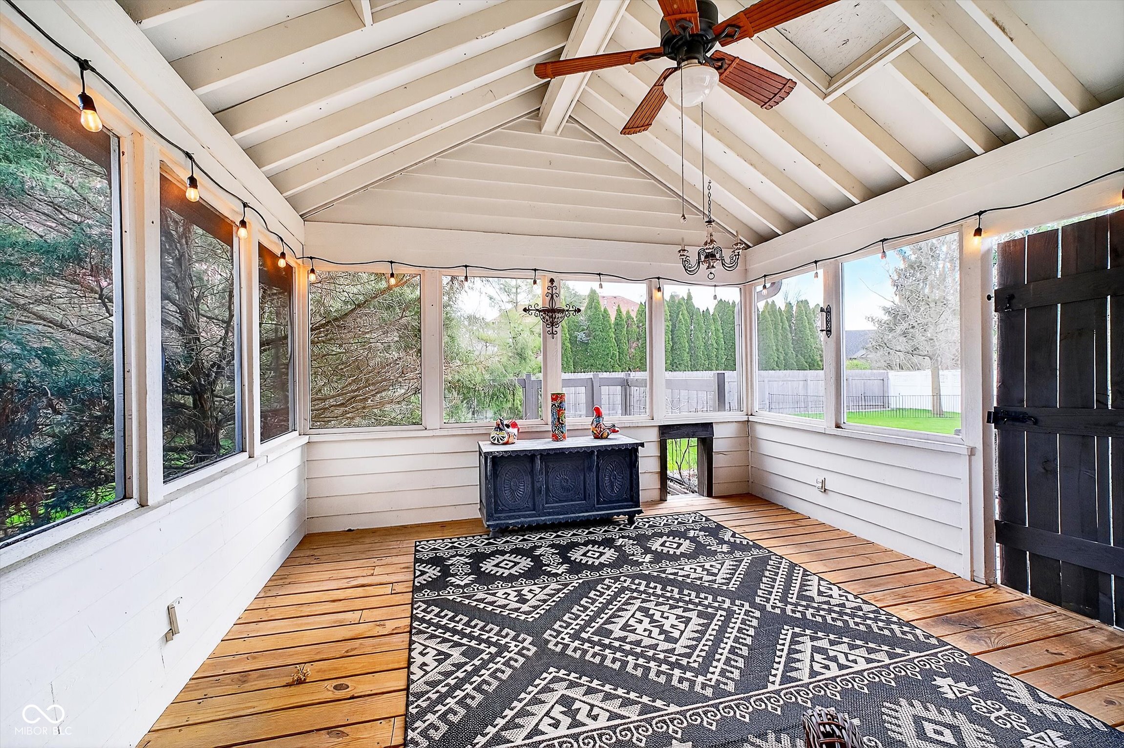 913 Arrowwood Drive