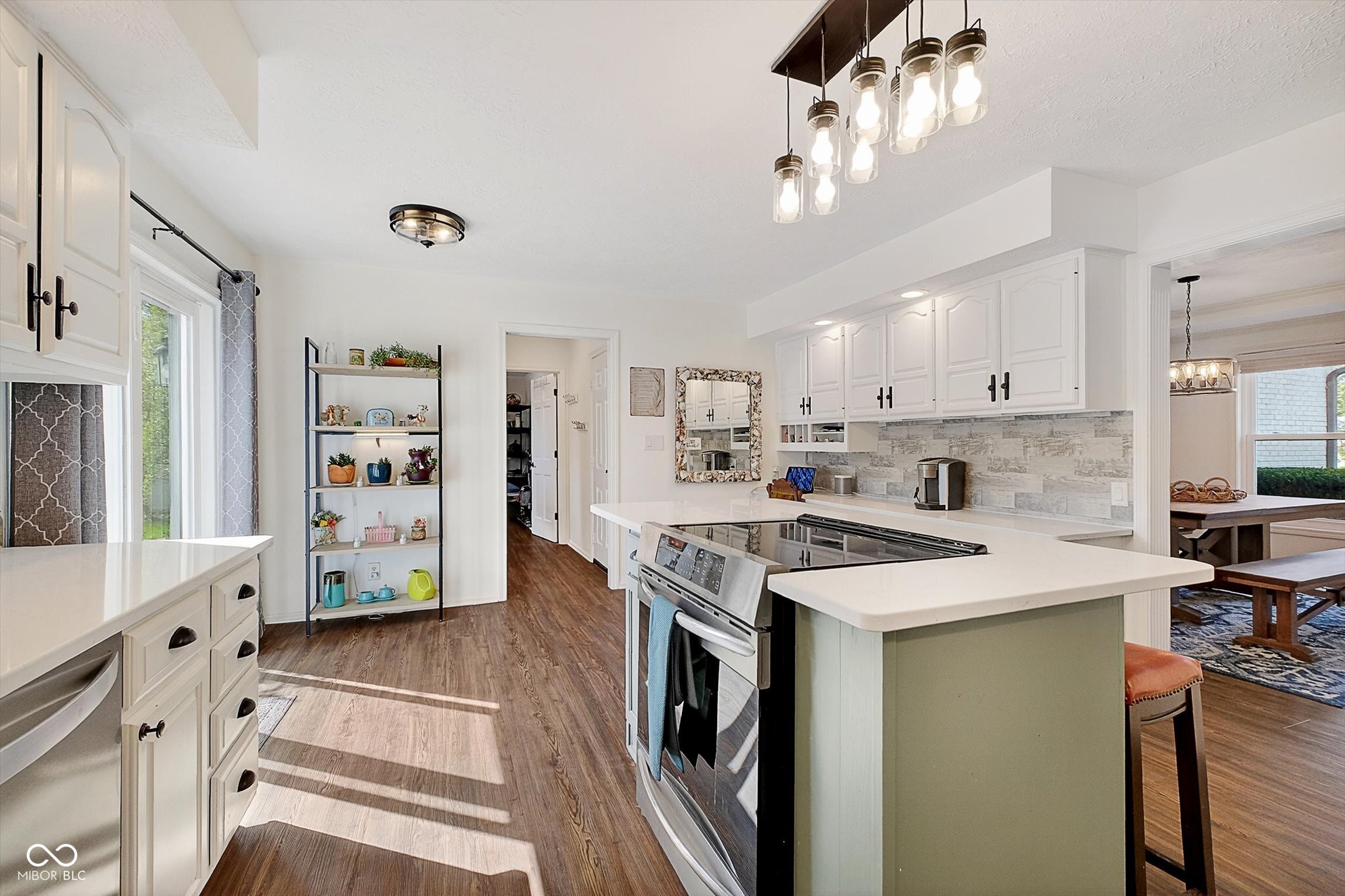 913 Arrowwood Drive