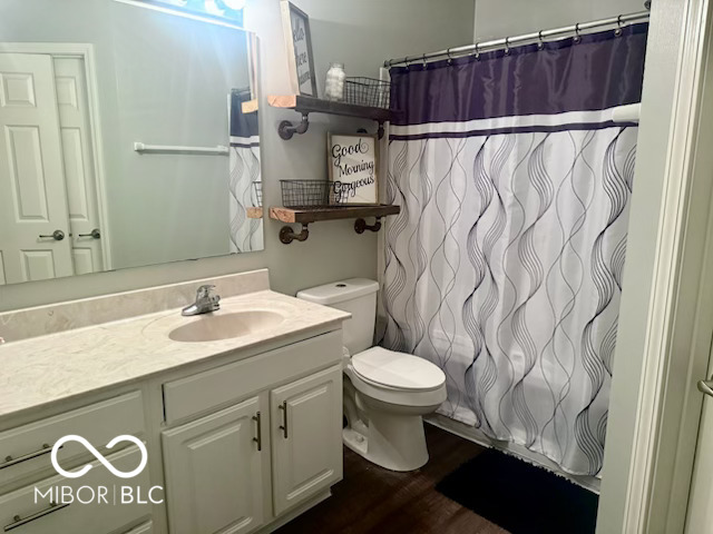 130 W Clear Lake Court