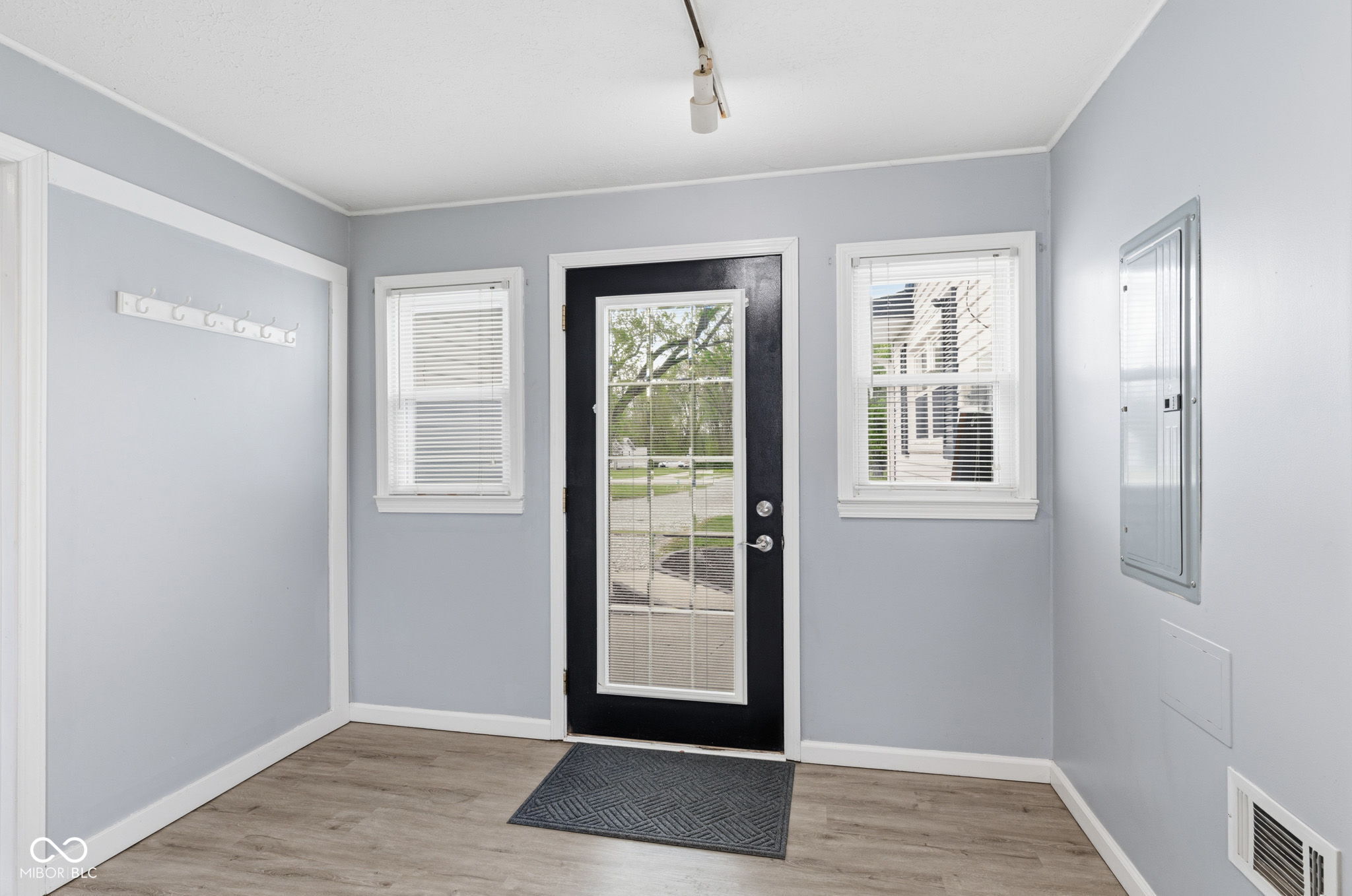 5456 E Main Street
