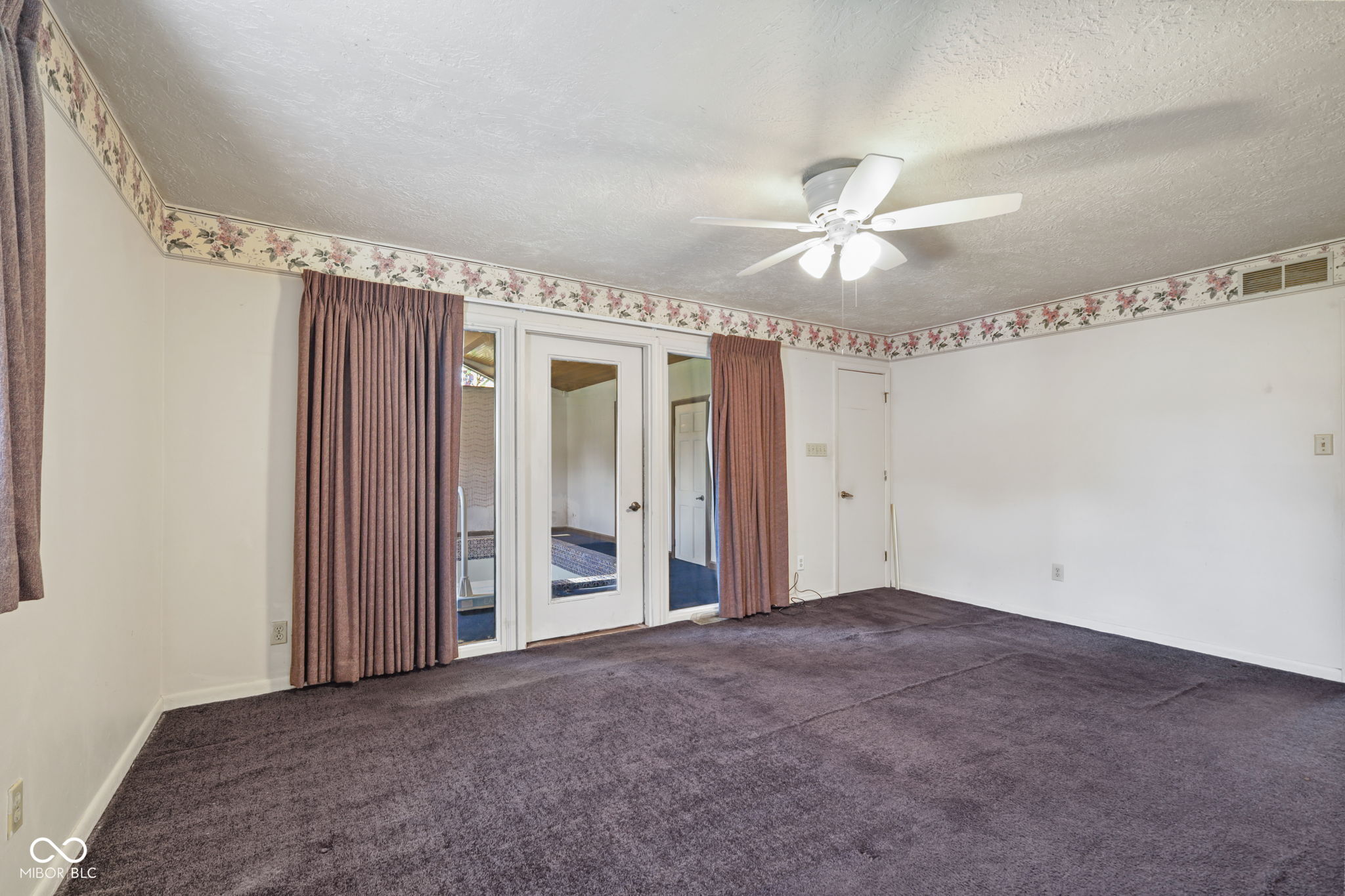 7140 Lockwood Lane