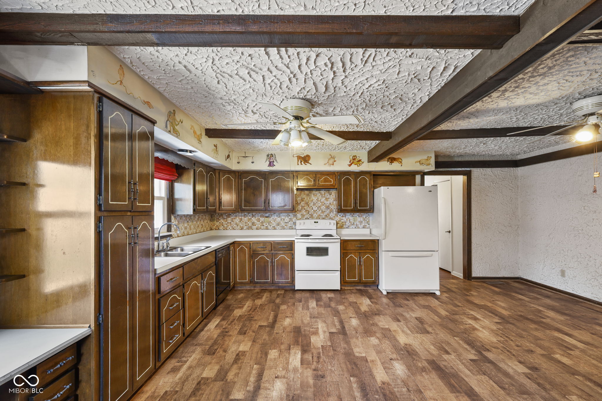7140 Lockwood Lane