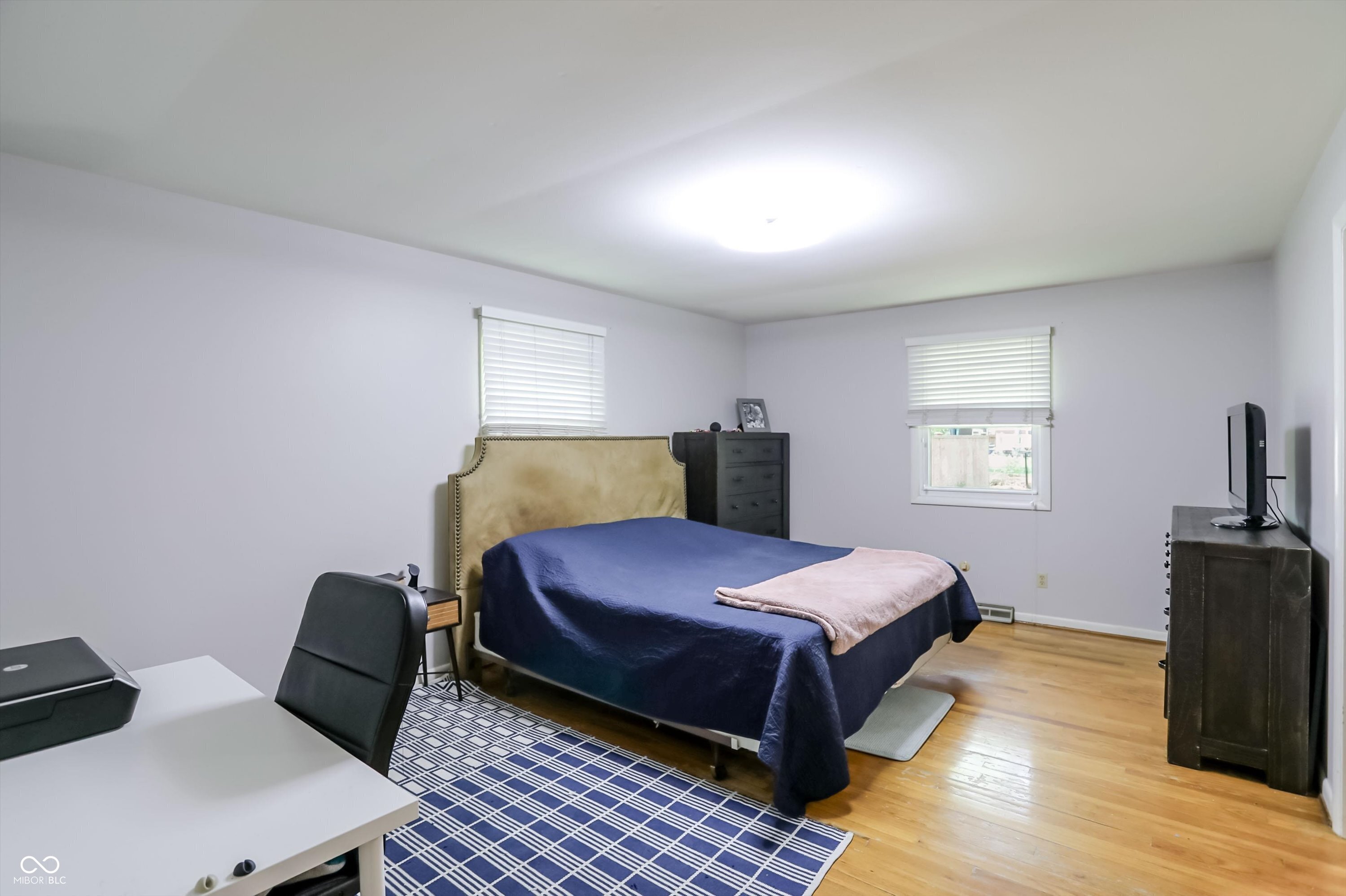 7010 Grosvenor Place