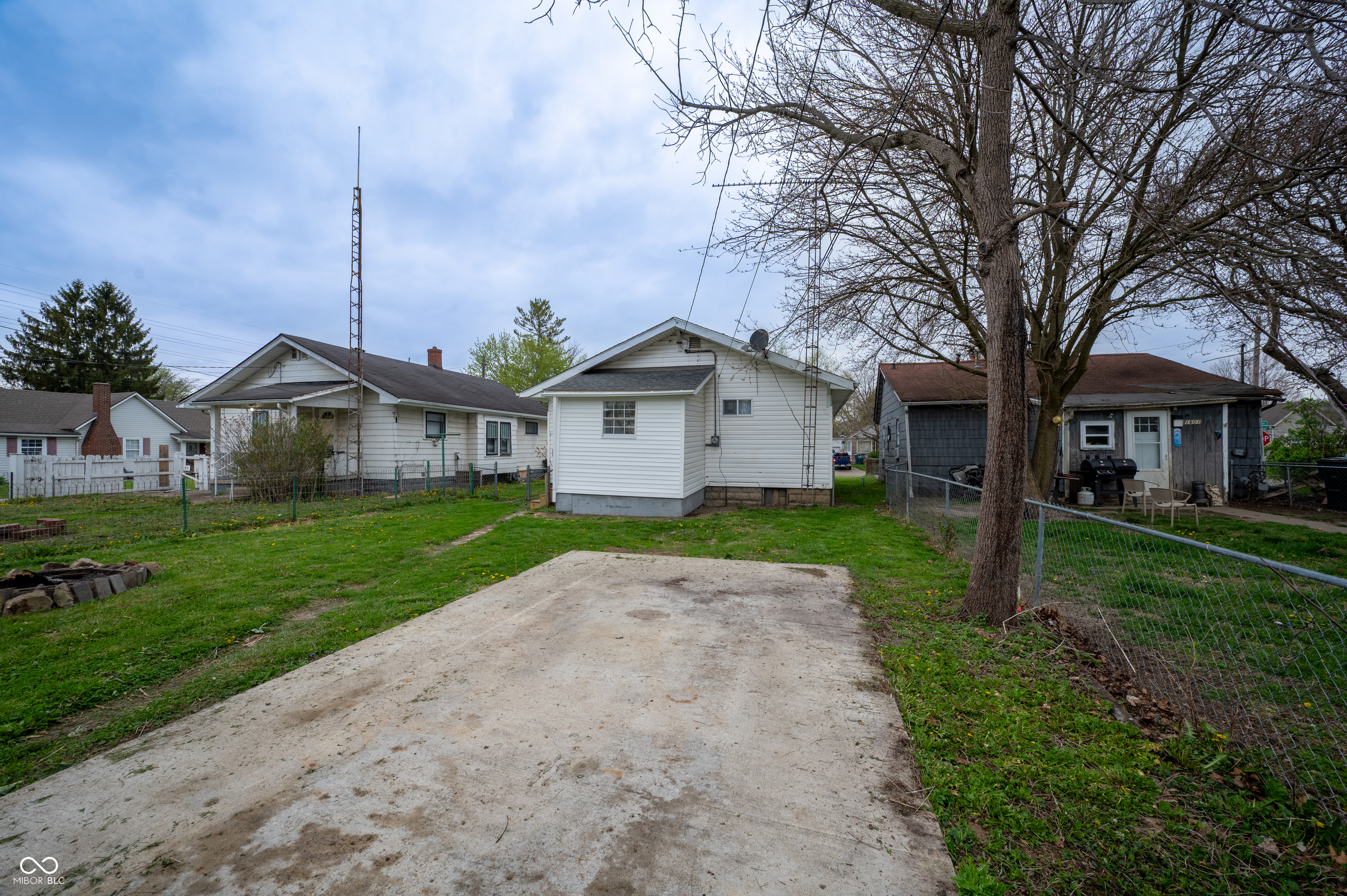1605 W Memorial Drive