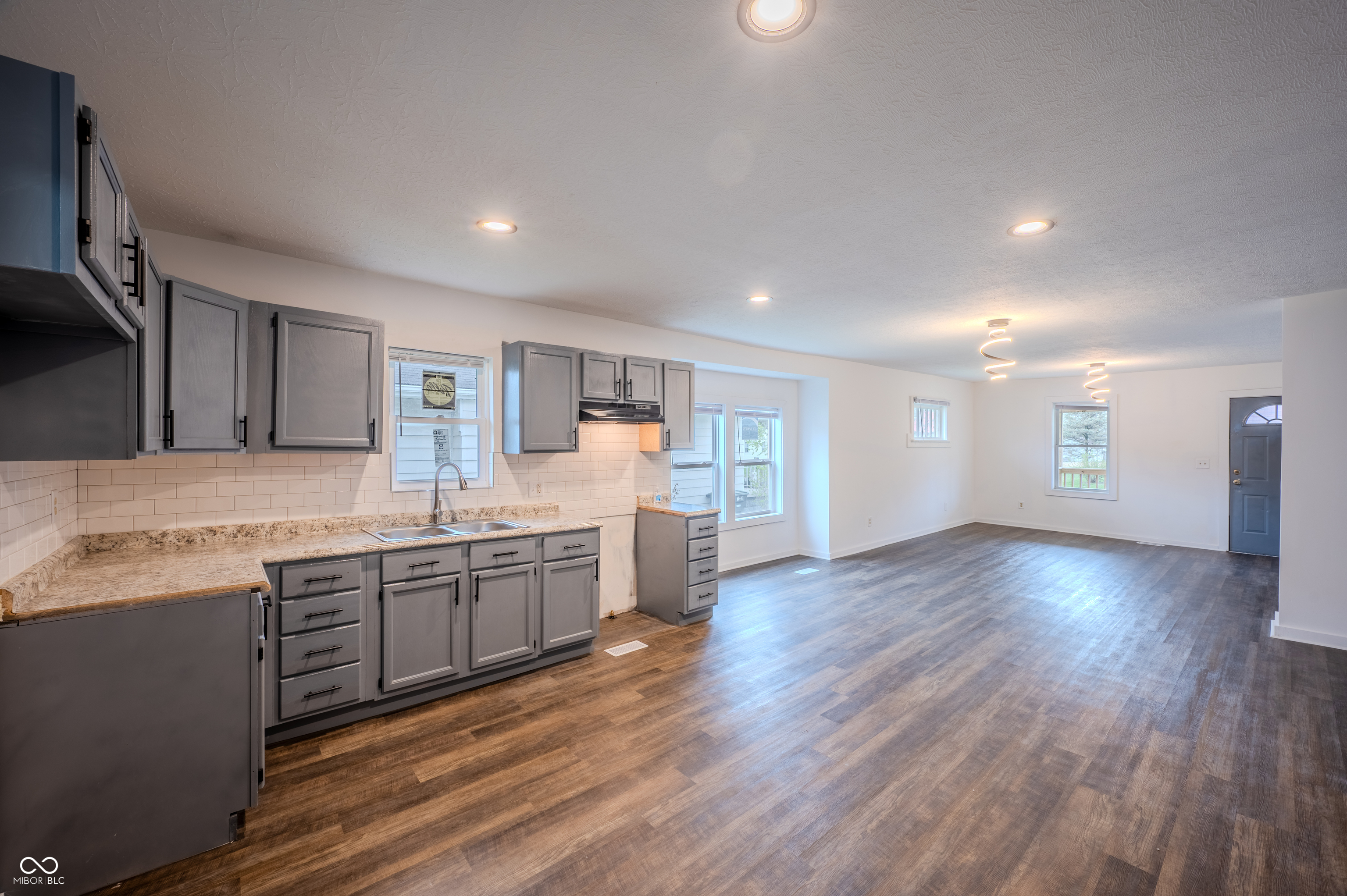 1605 W Memorial Drive