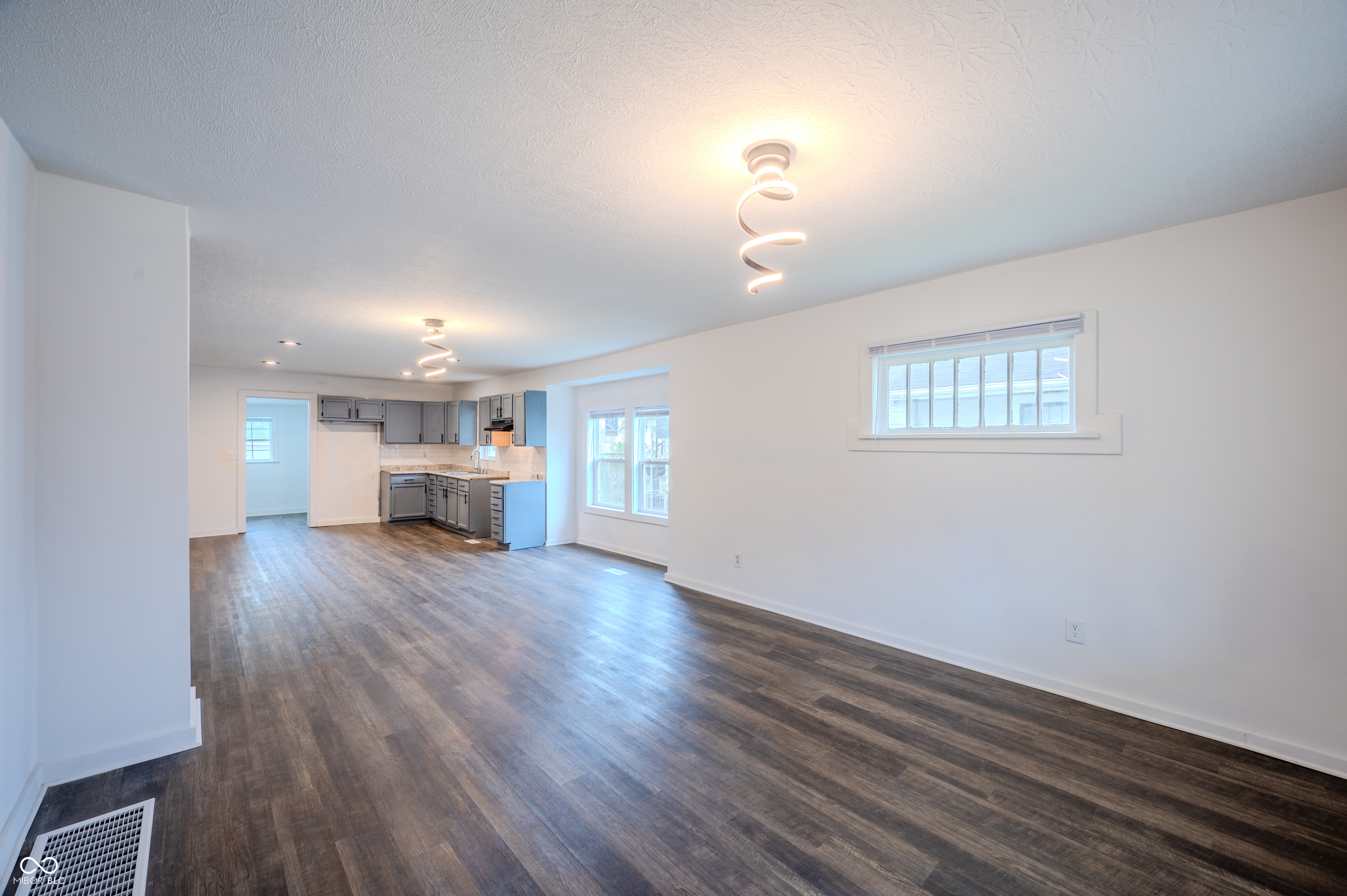 1605 W Memorial Drive