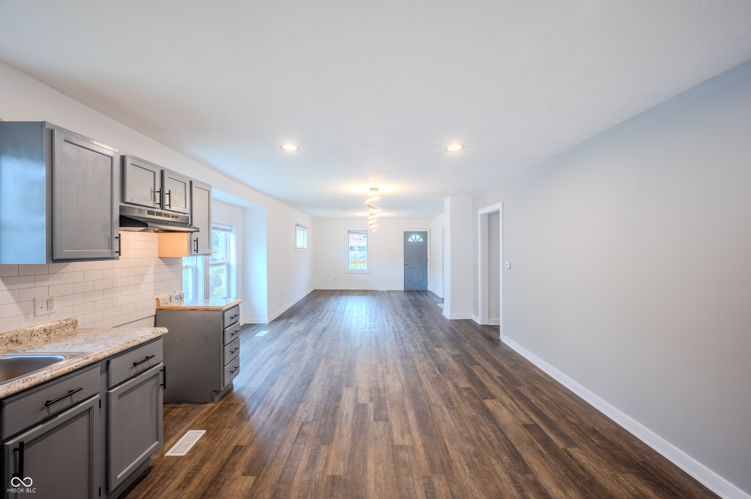 1605 W Memorial Drive