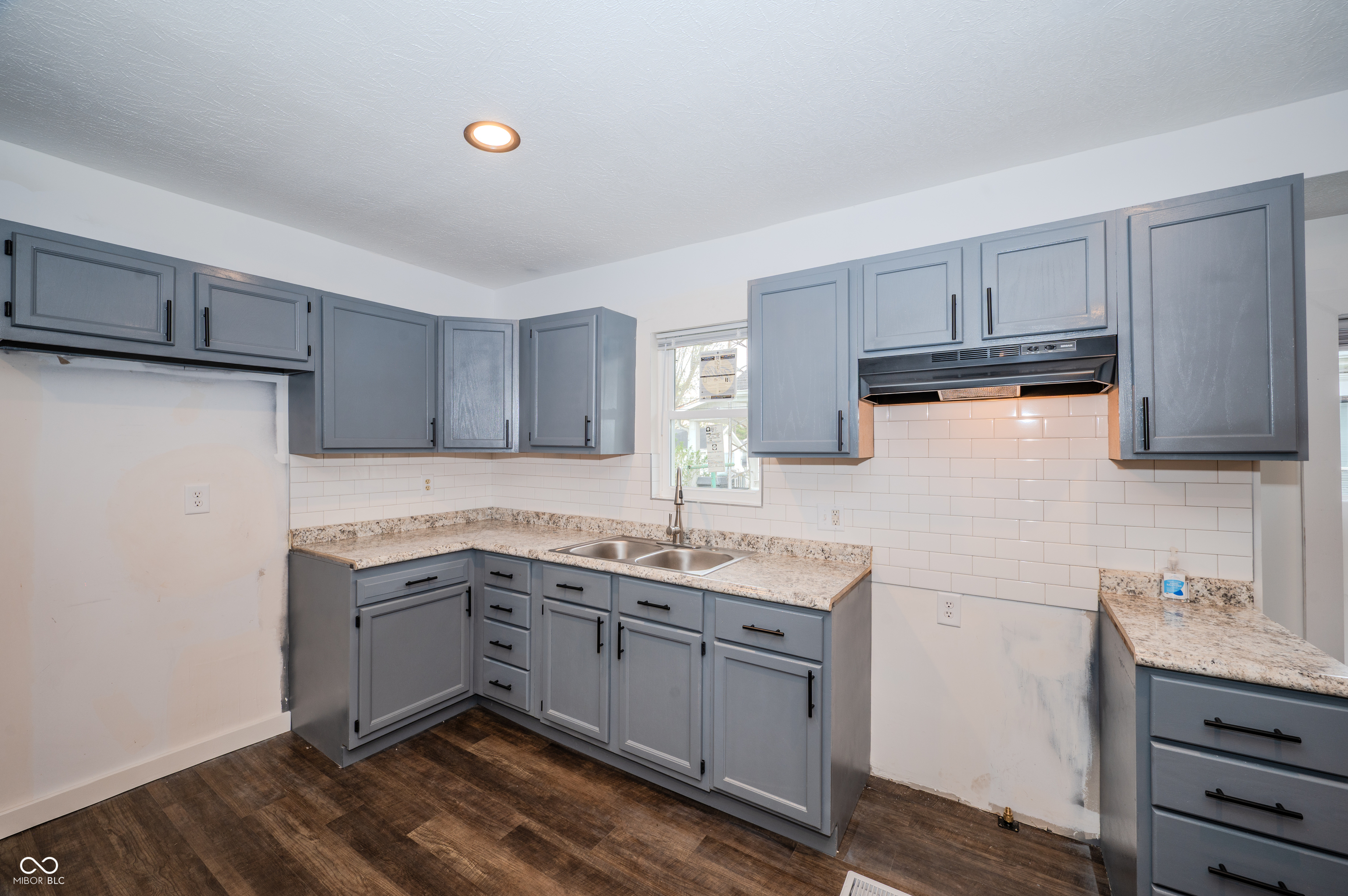 1605 W Memorial Drive