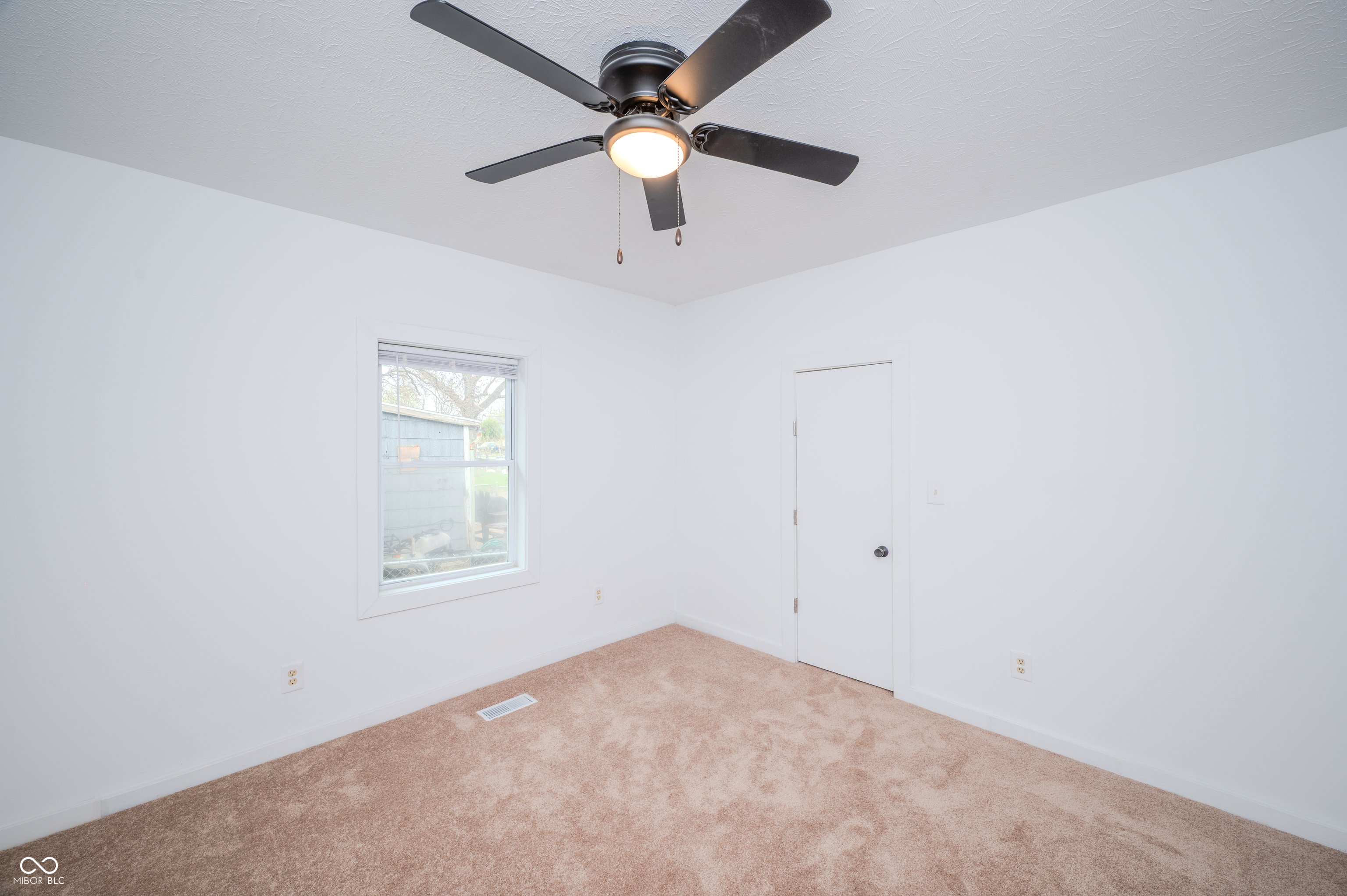 1605 W Memorial Drive