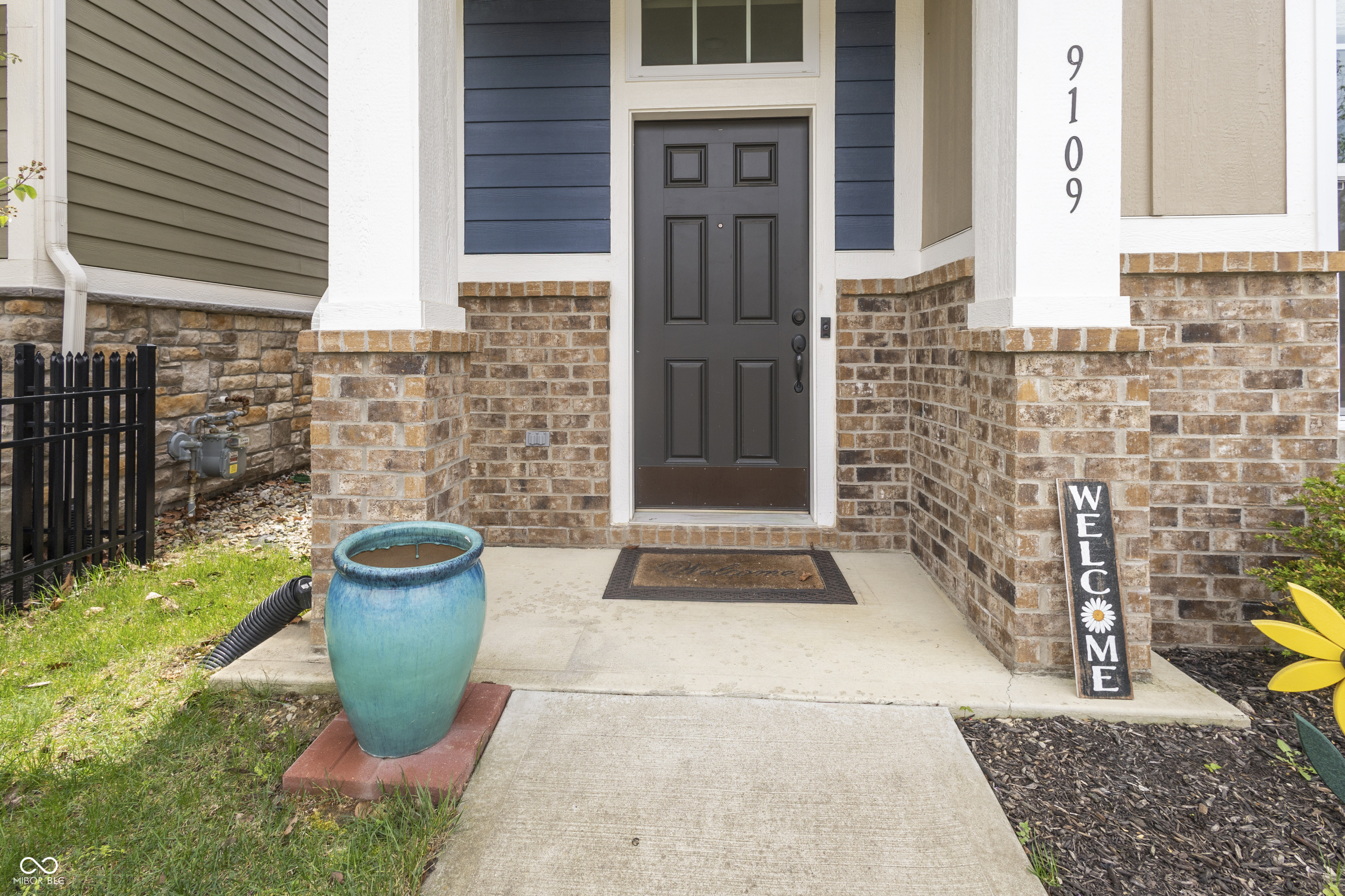 9109 Rising Road