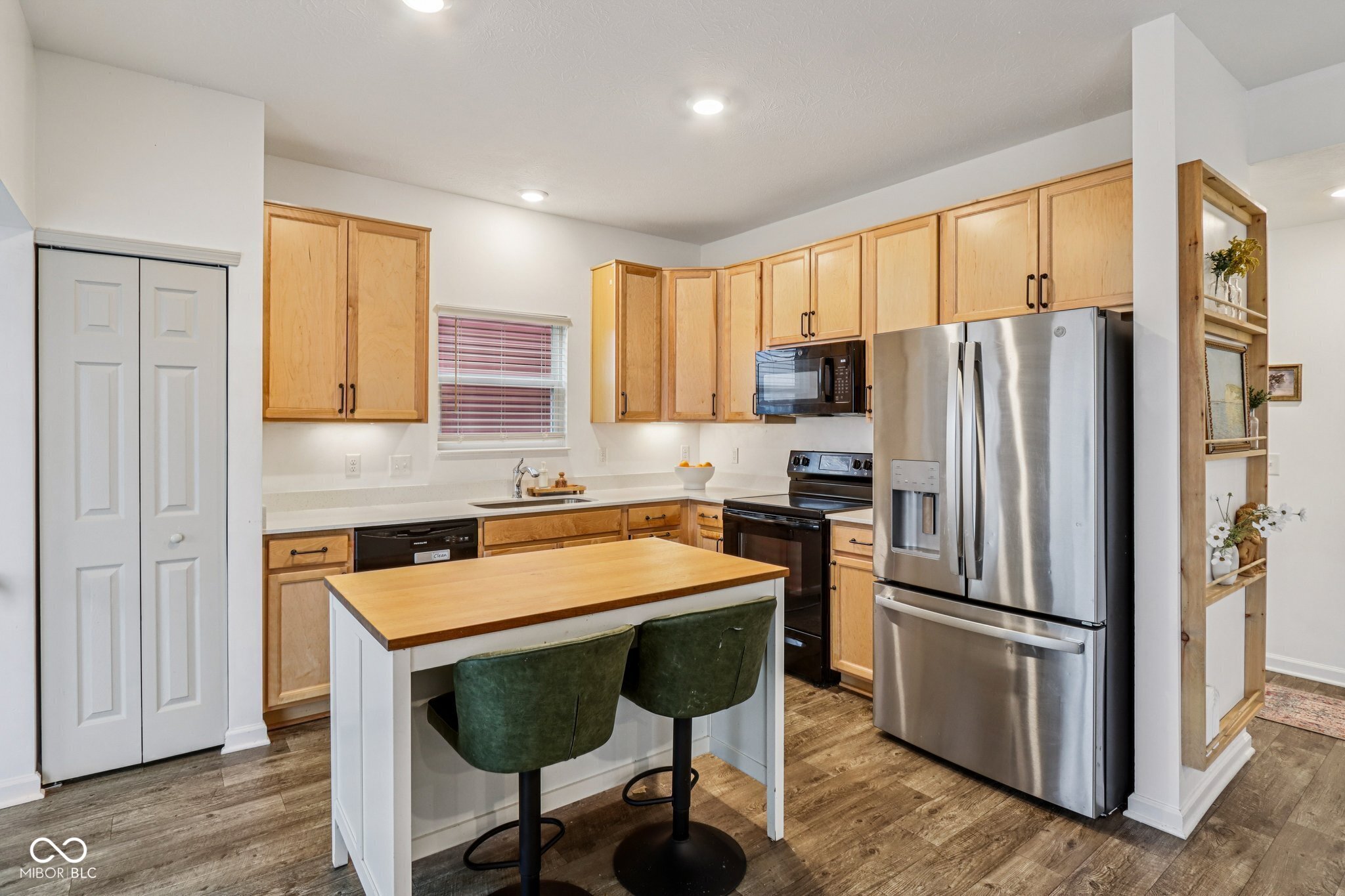 1469 Bigleaf Drive