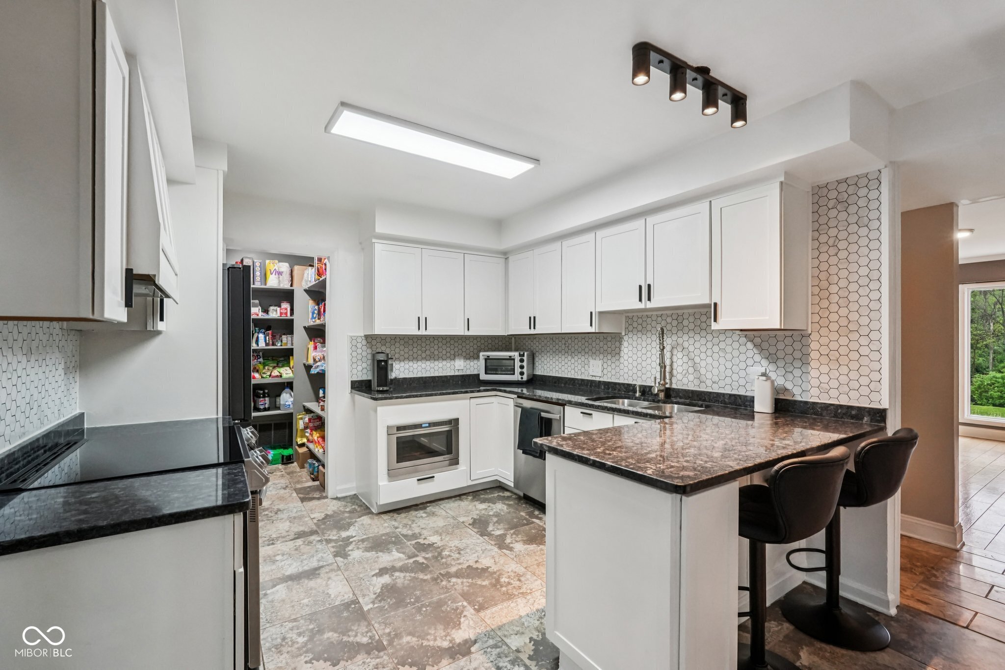 6164 Afton Crest