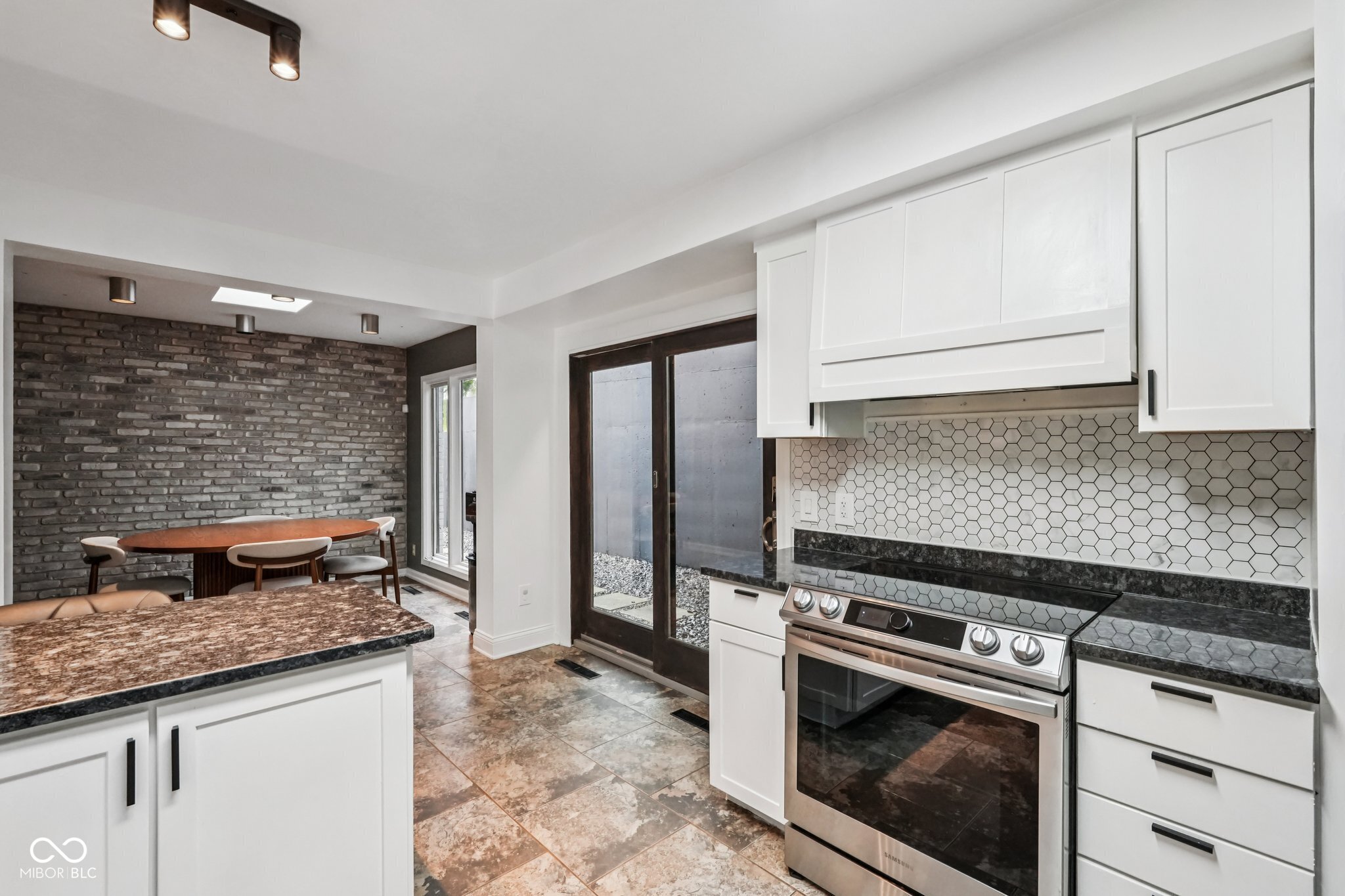 6164 Afton Crest