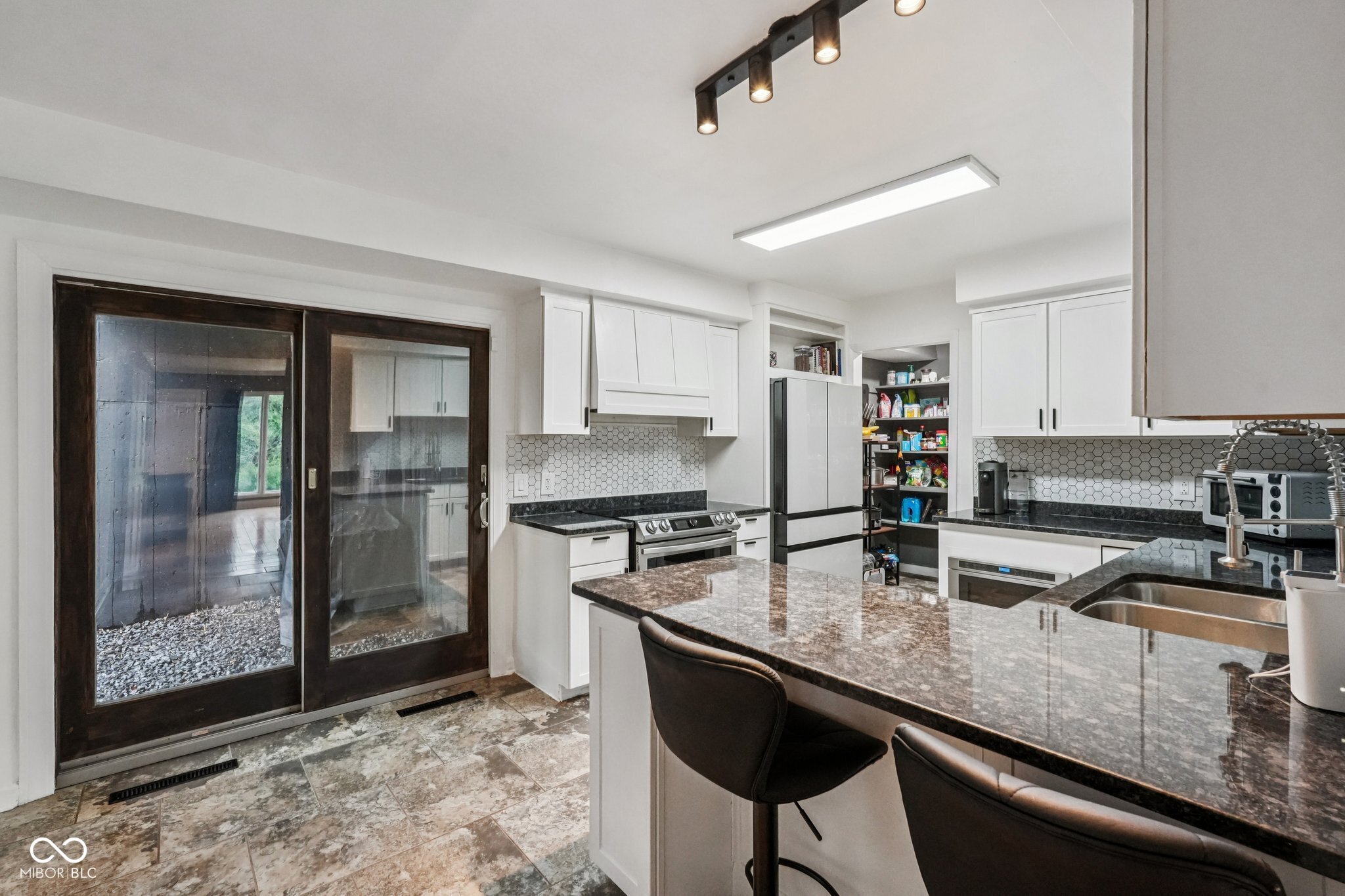 6164 Afton Crest