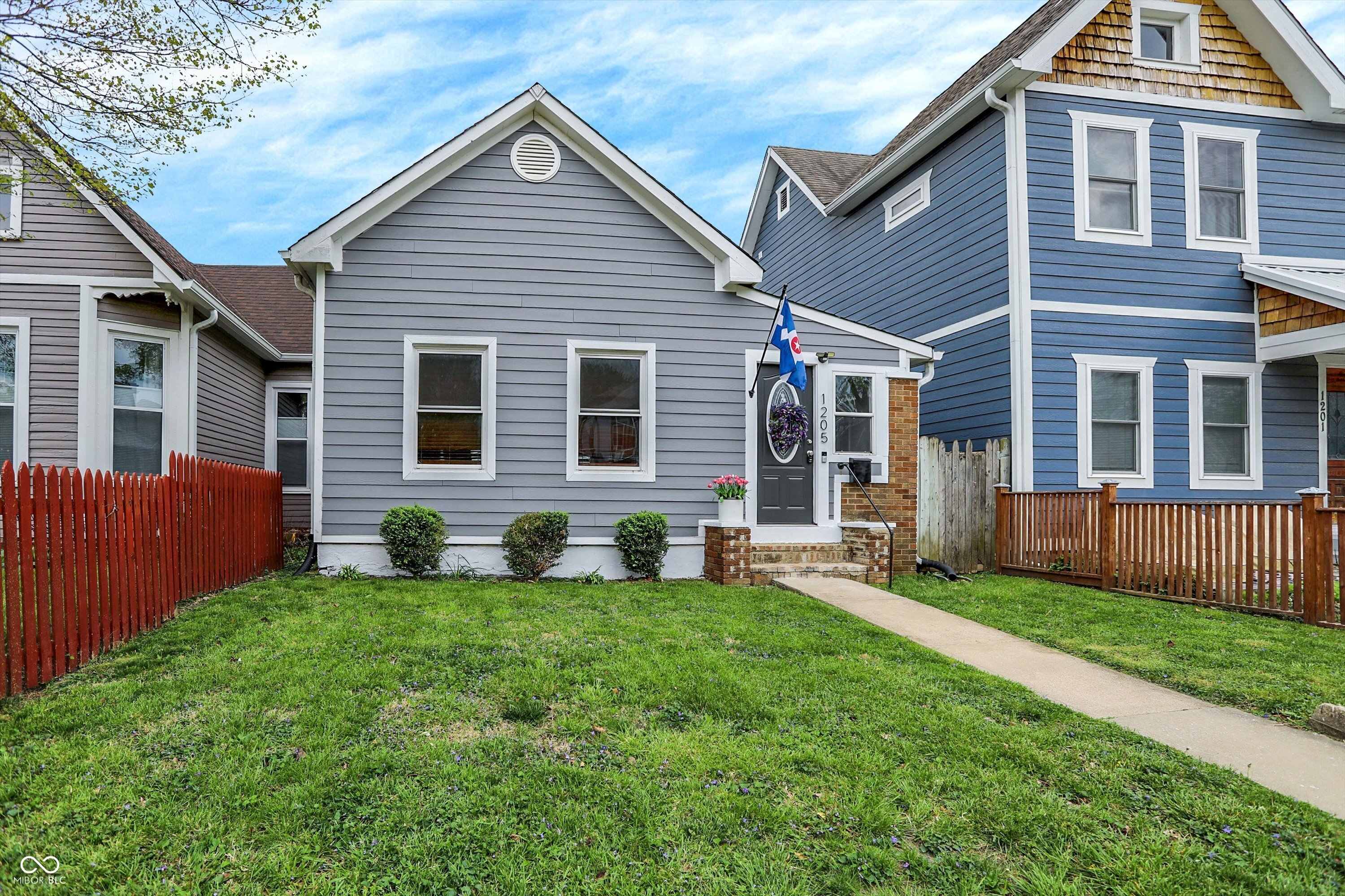 1205 Hoyt Avenue