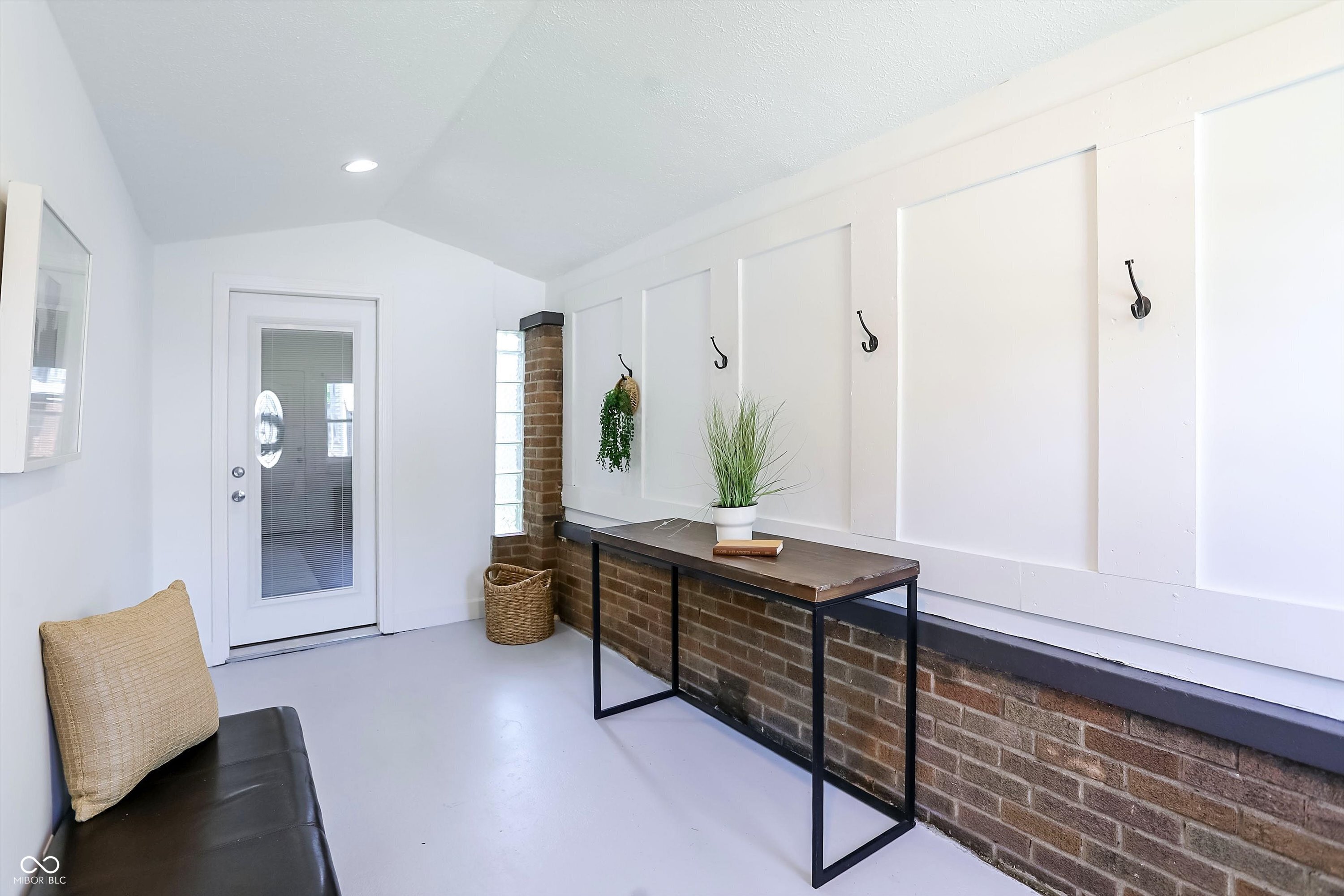 1205 Hoyt Avenue