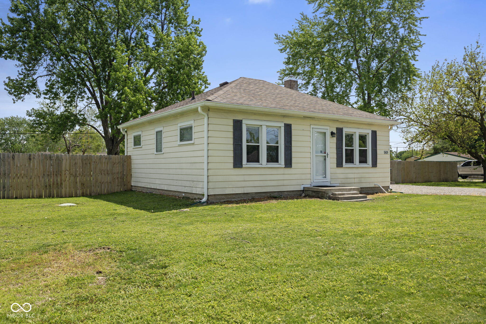 5429 W Mooresville Road