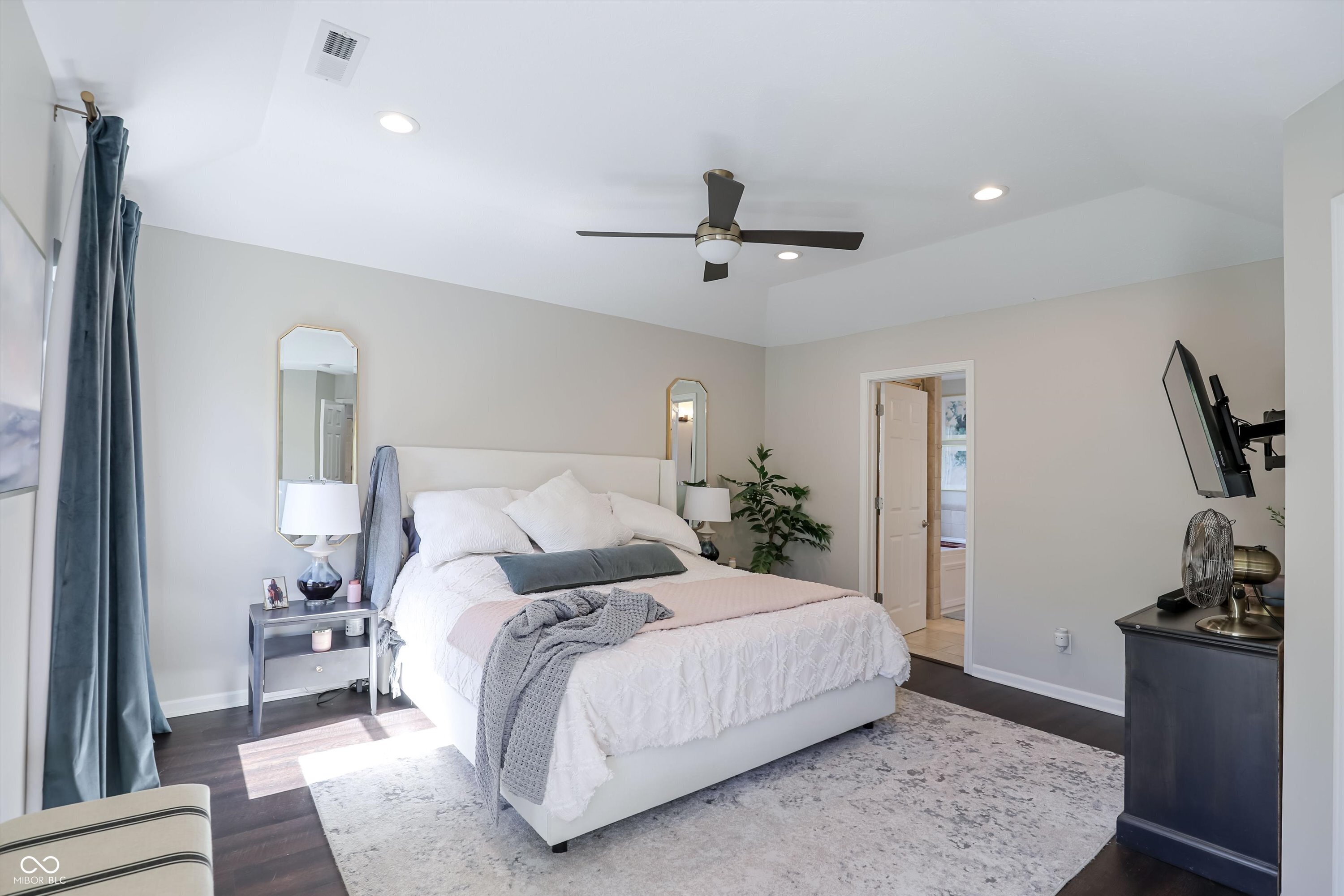 13614 Flintridge Pass