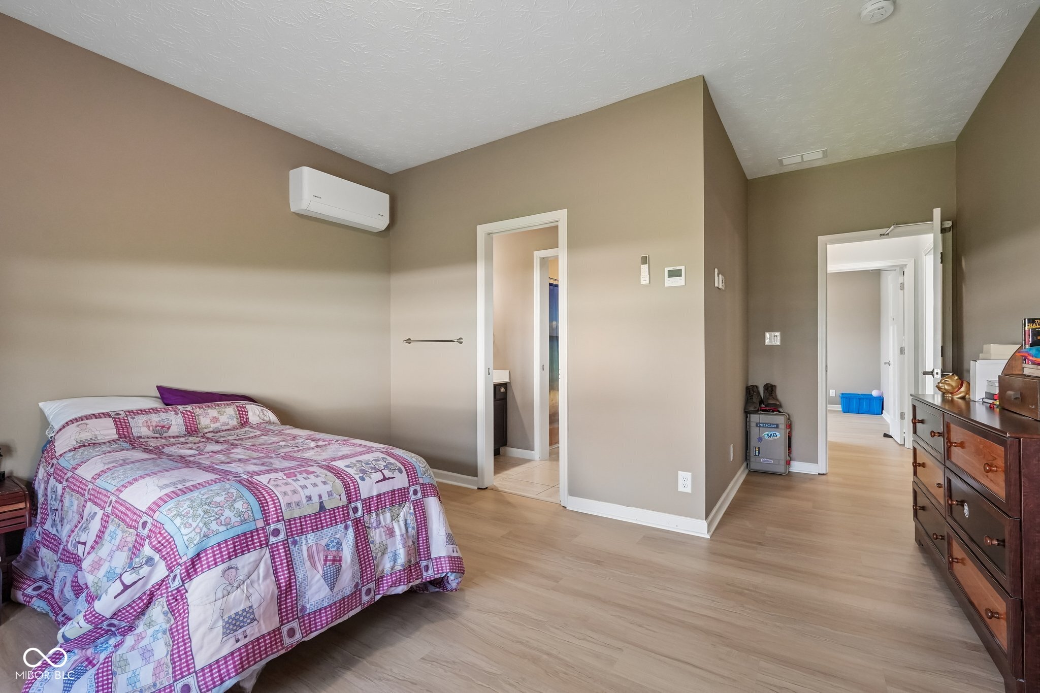 806 Foxglove Court