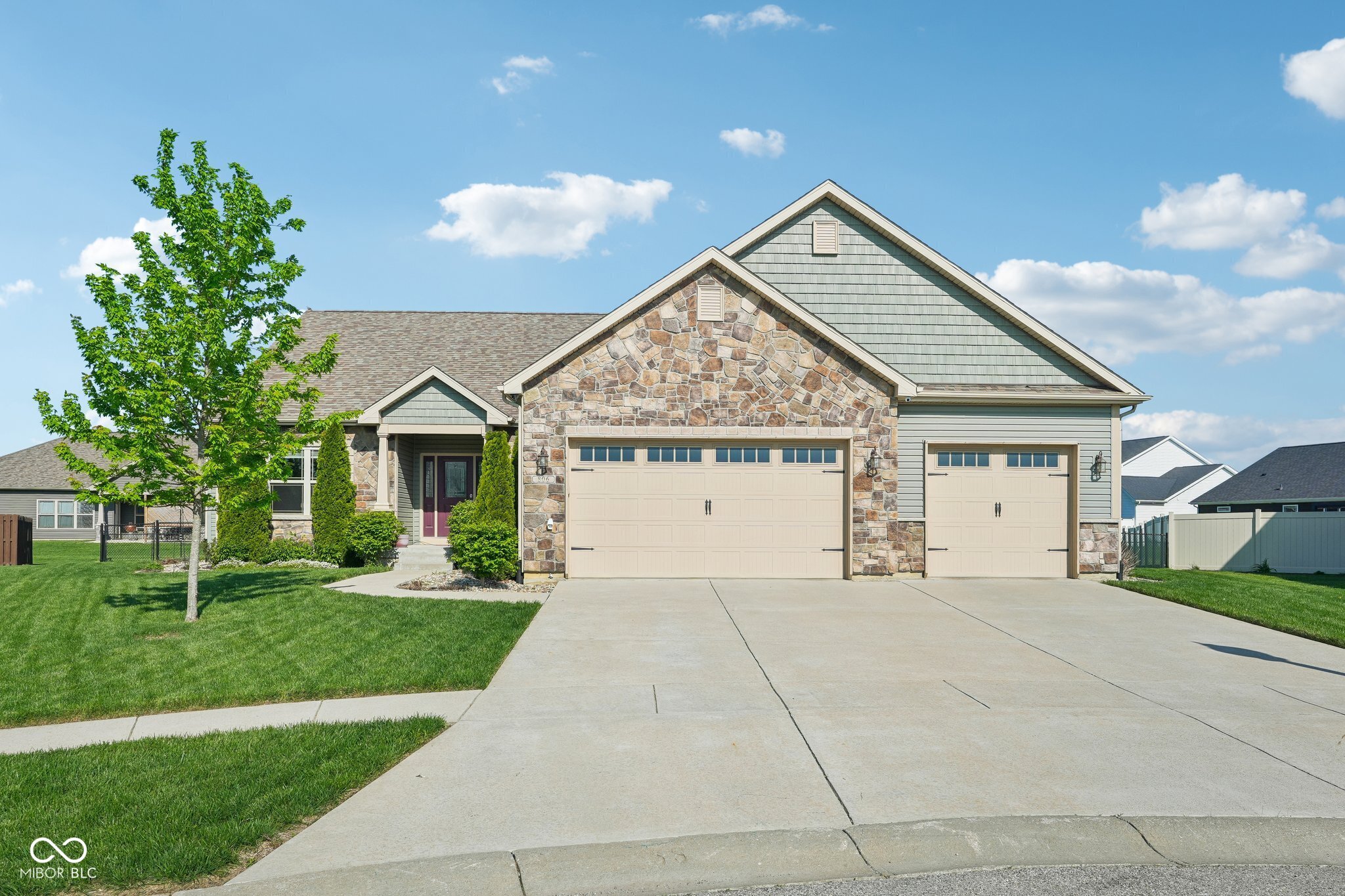 806 Foxglove Court