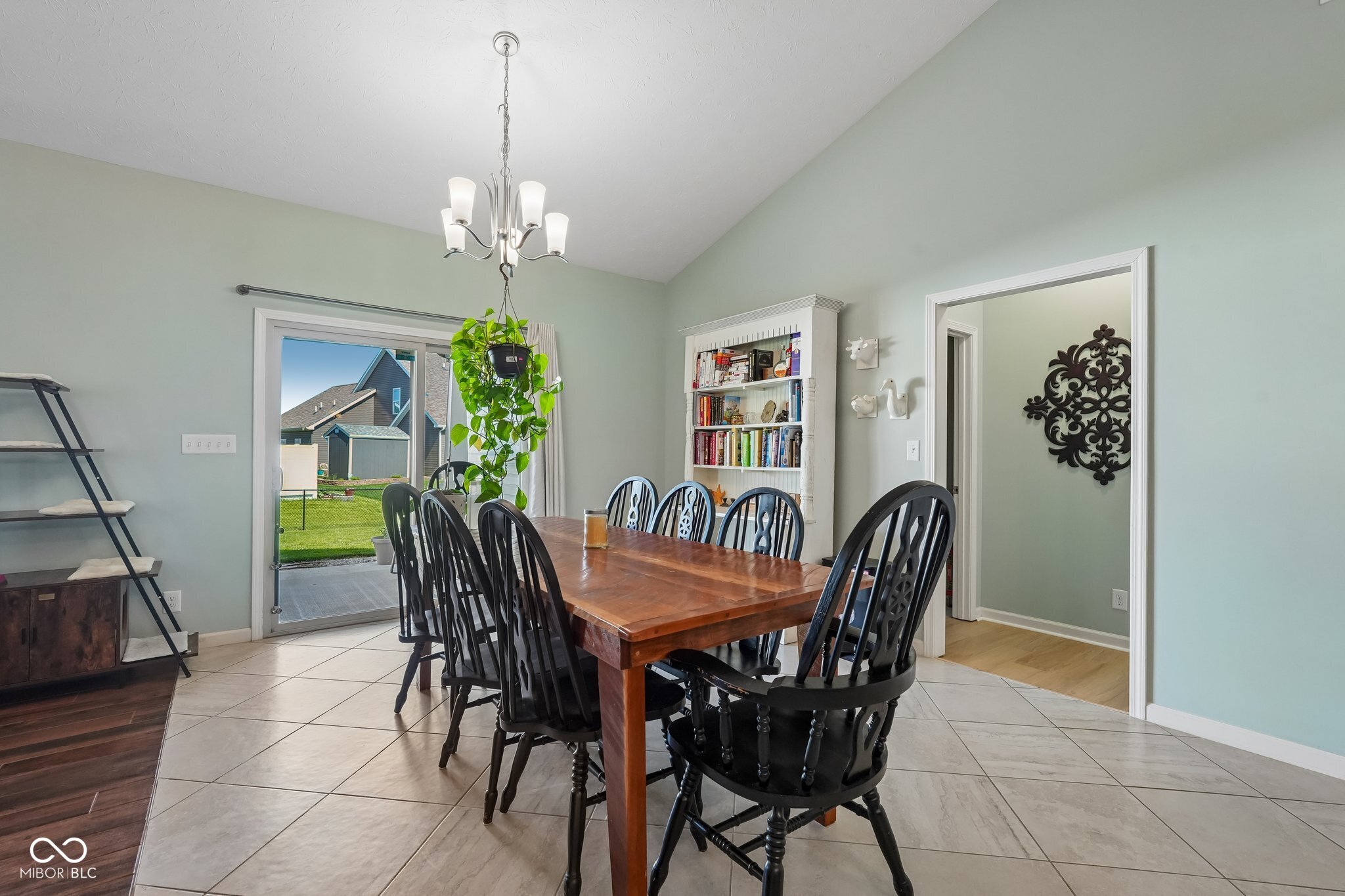 806 Foxglove Court