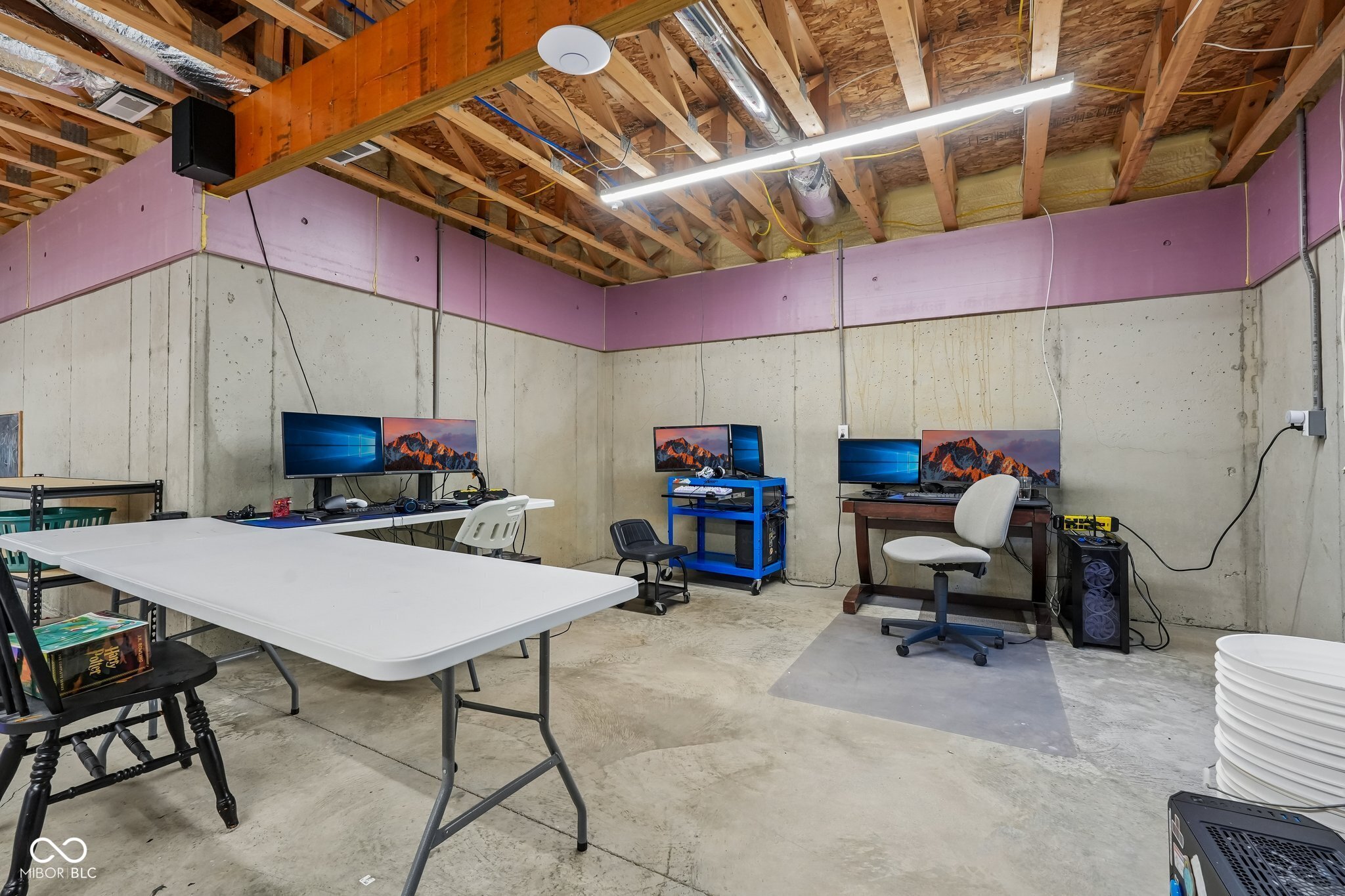 806 Foxglove Court