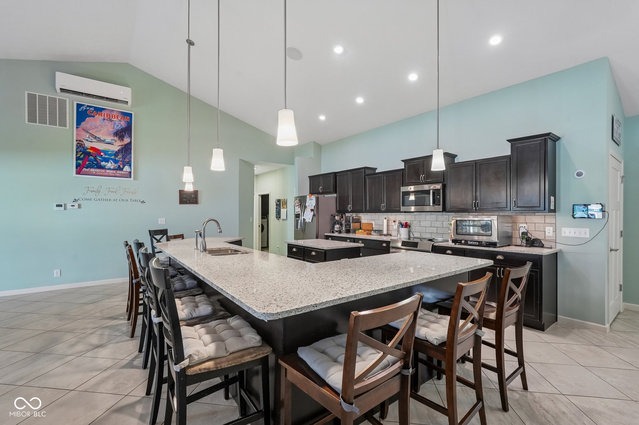 806 Foxglove Court