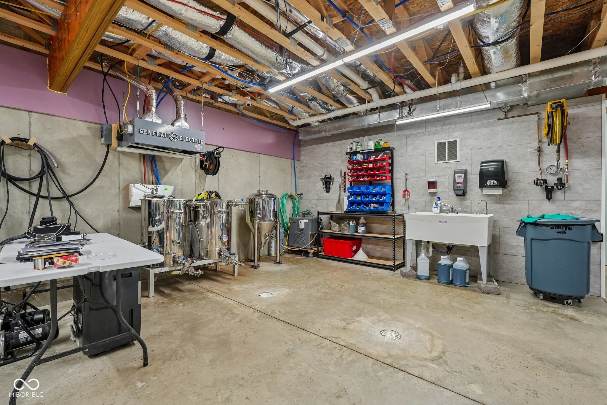 806 Foxglove Court