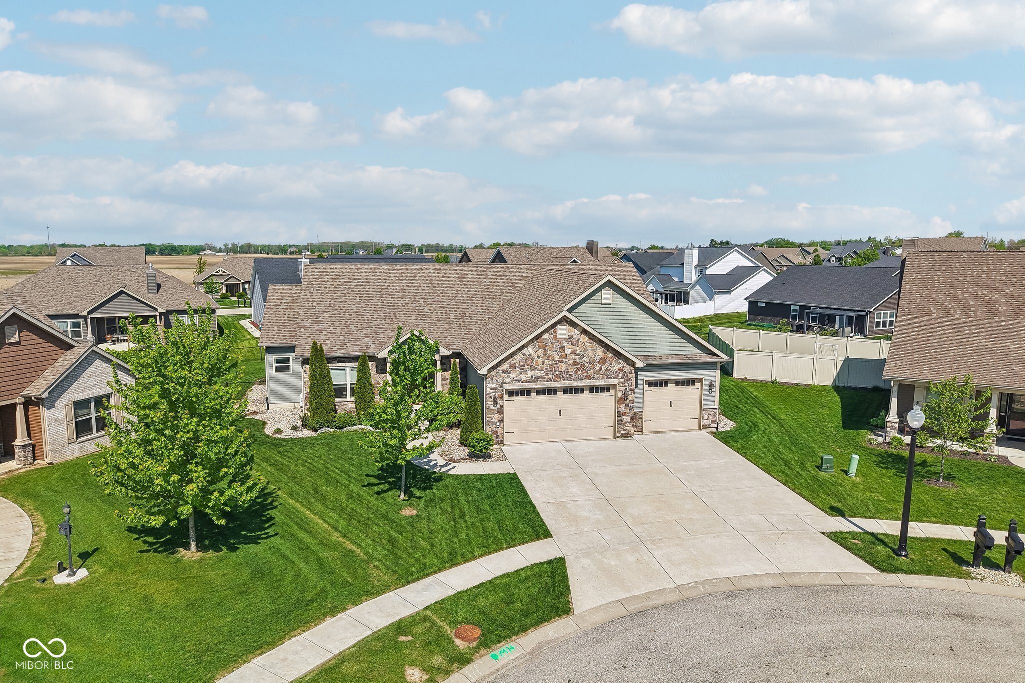 806 Foxglove Court