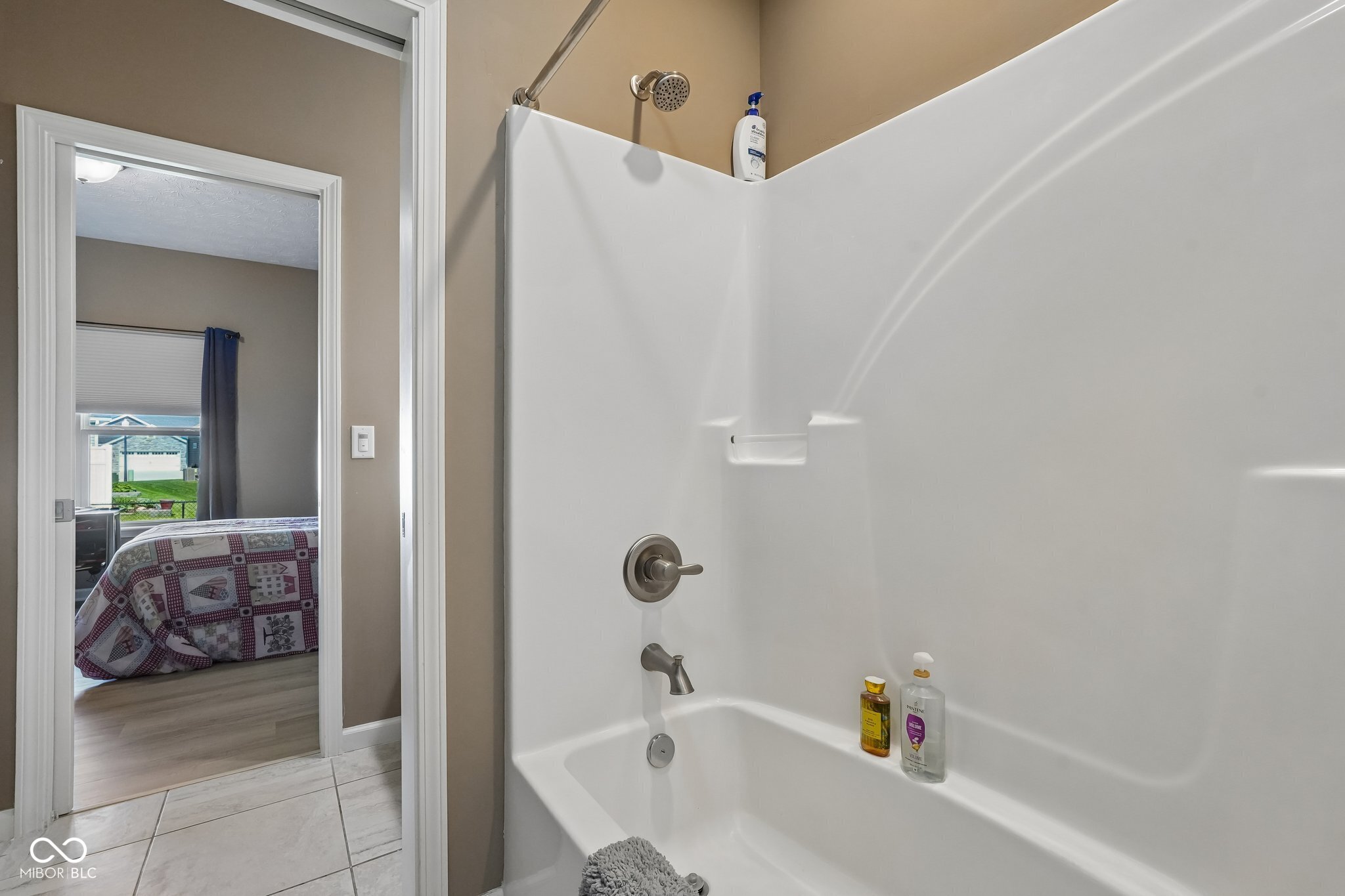 806 Foxglove Court
