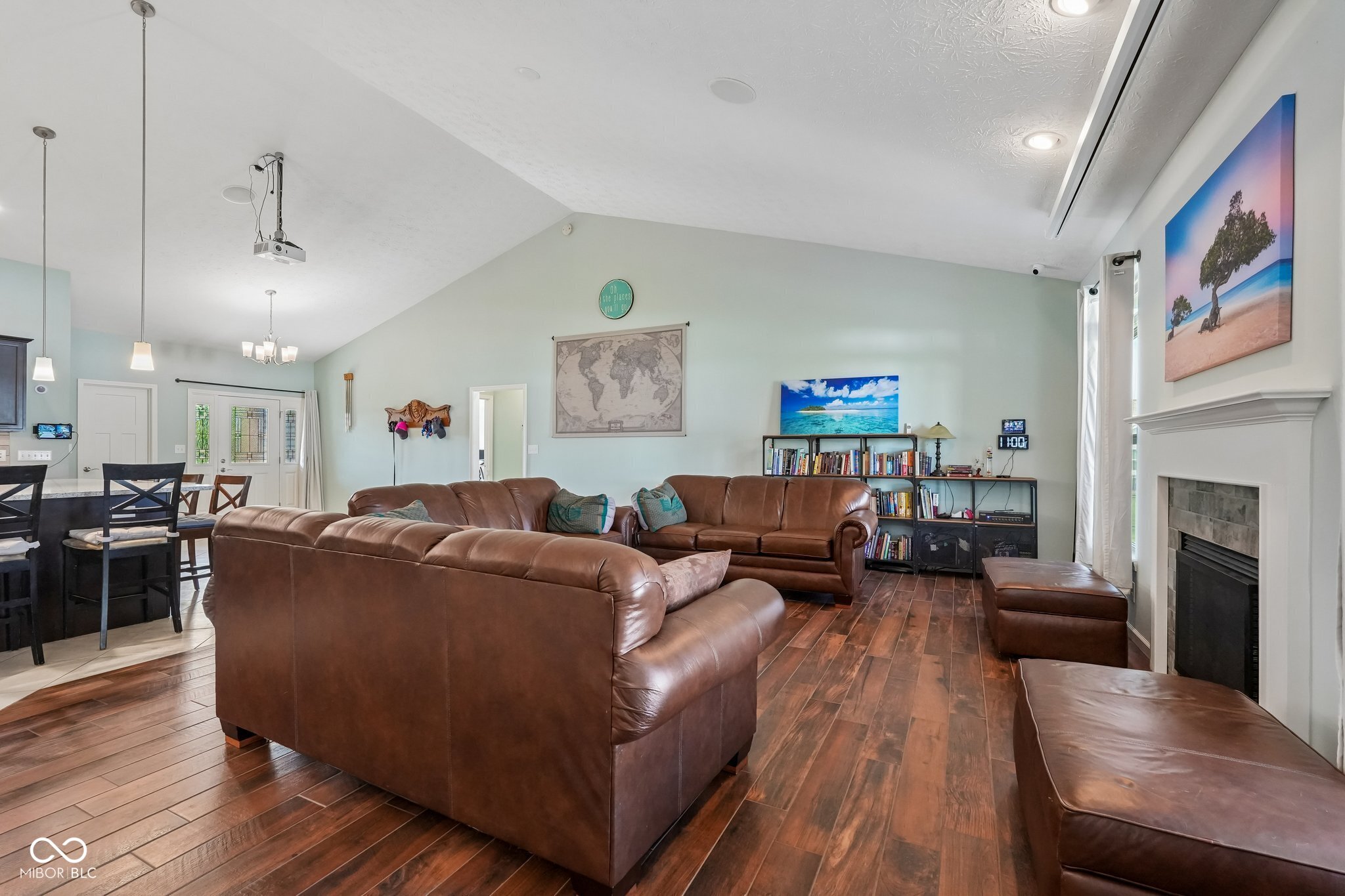 806 Foxglove Court