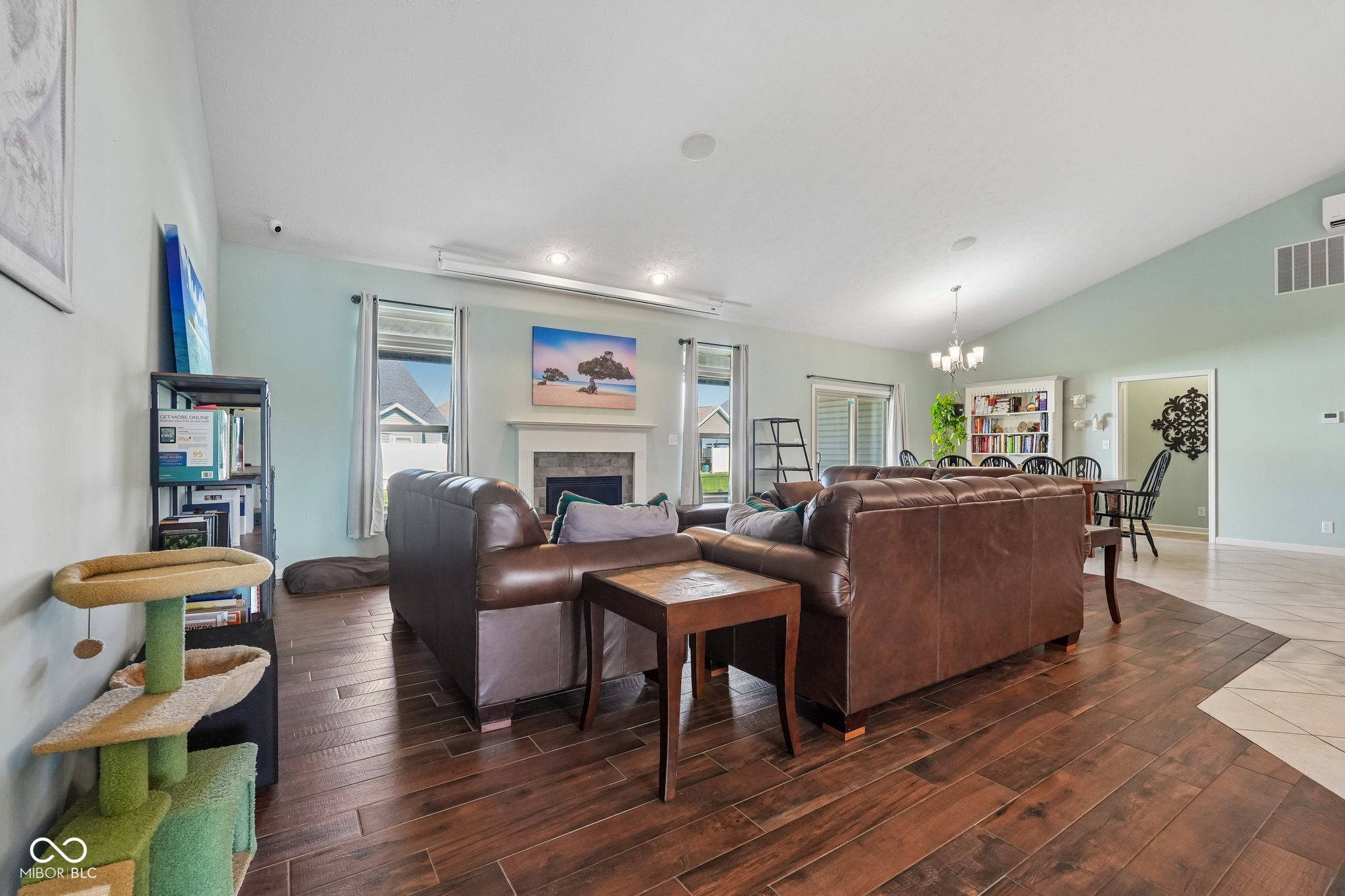 806 Foxglove Court