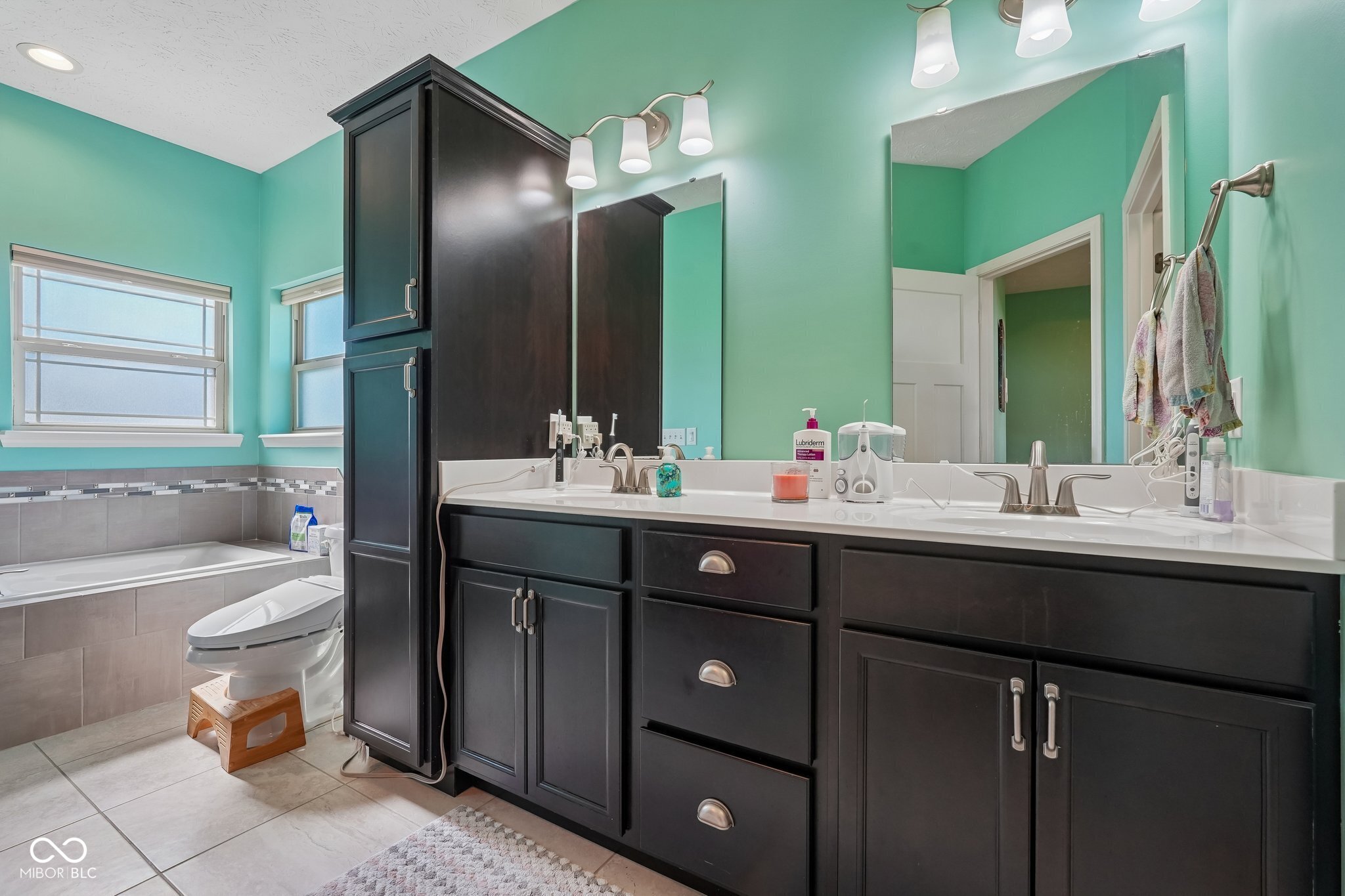 806 Foxglove Court