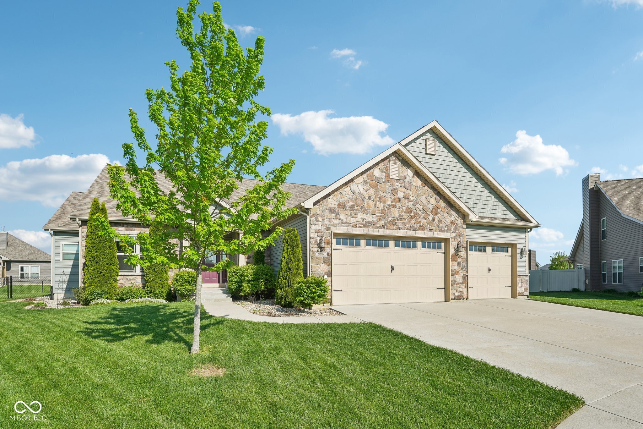 806 Foxglove Court