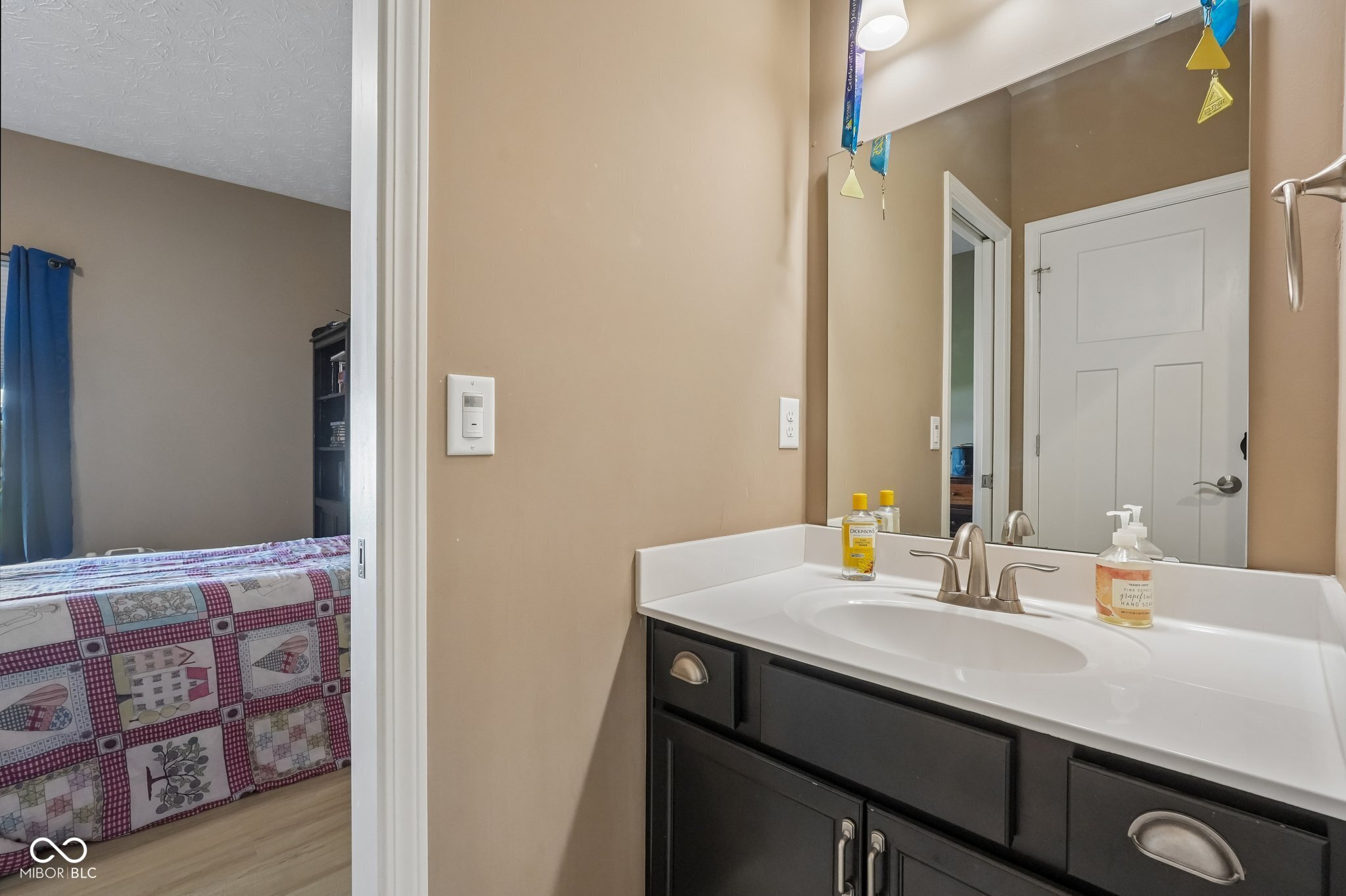 806 Foxglove Court