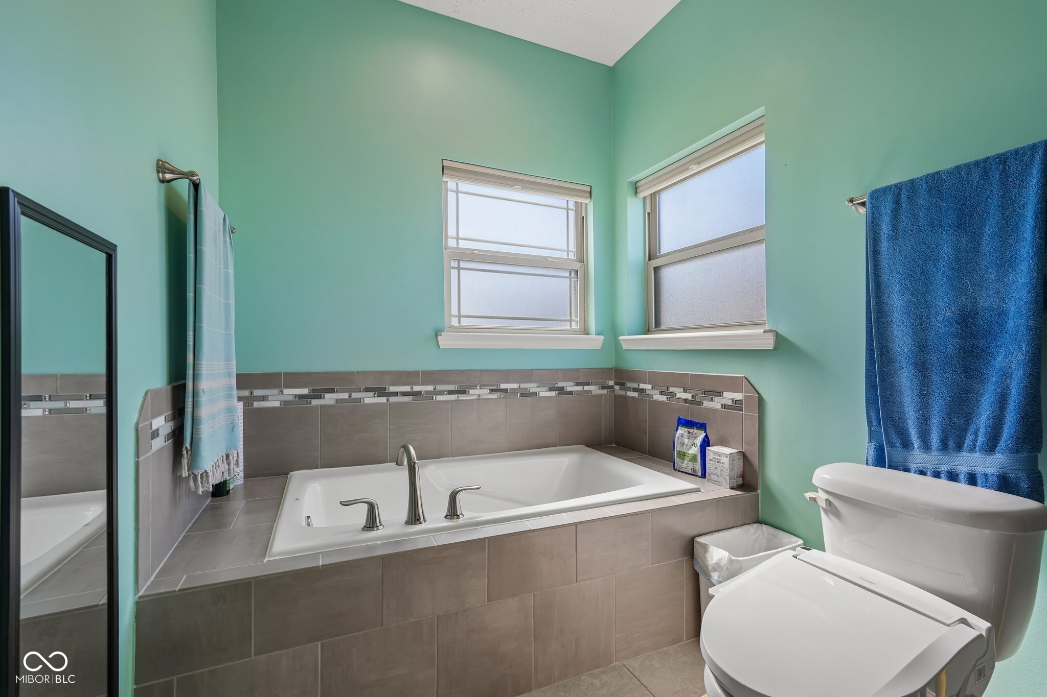 806 Foxglove Court