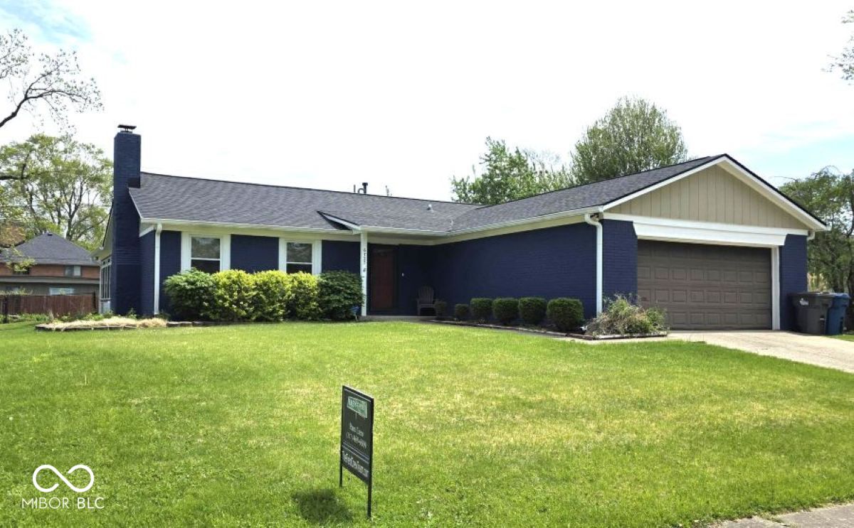 6725 Lakeknoll Drive