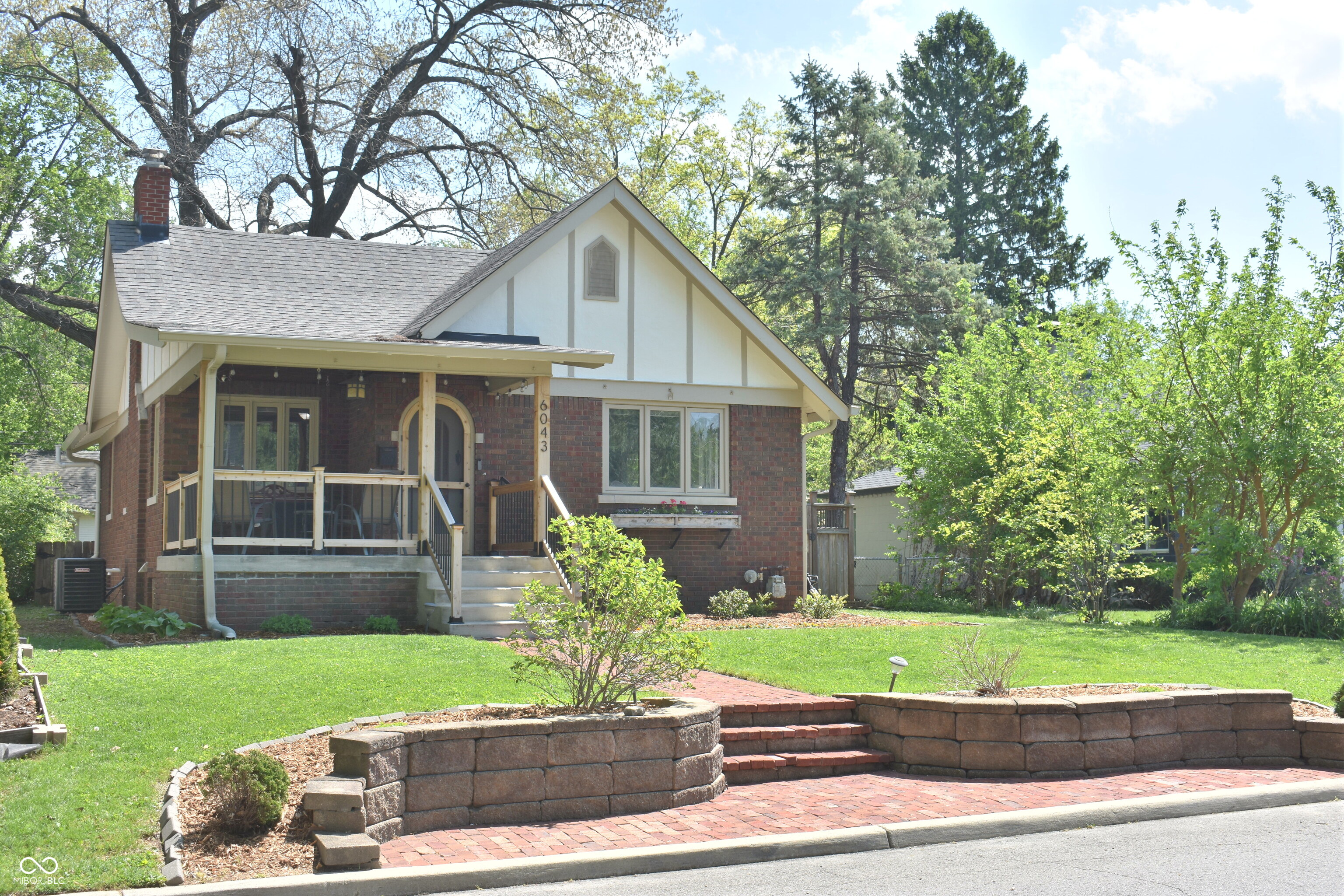 6043 Kingsley Drive