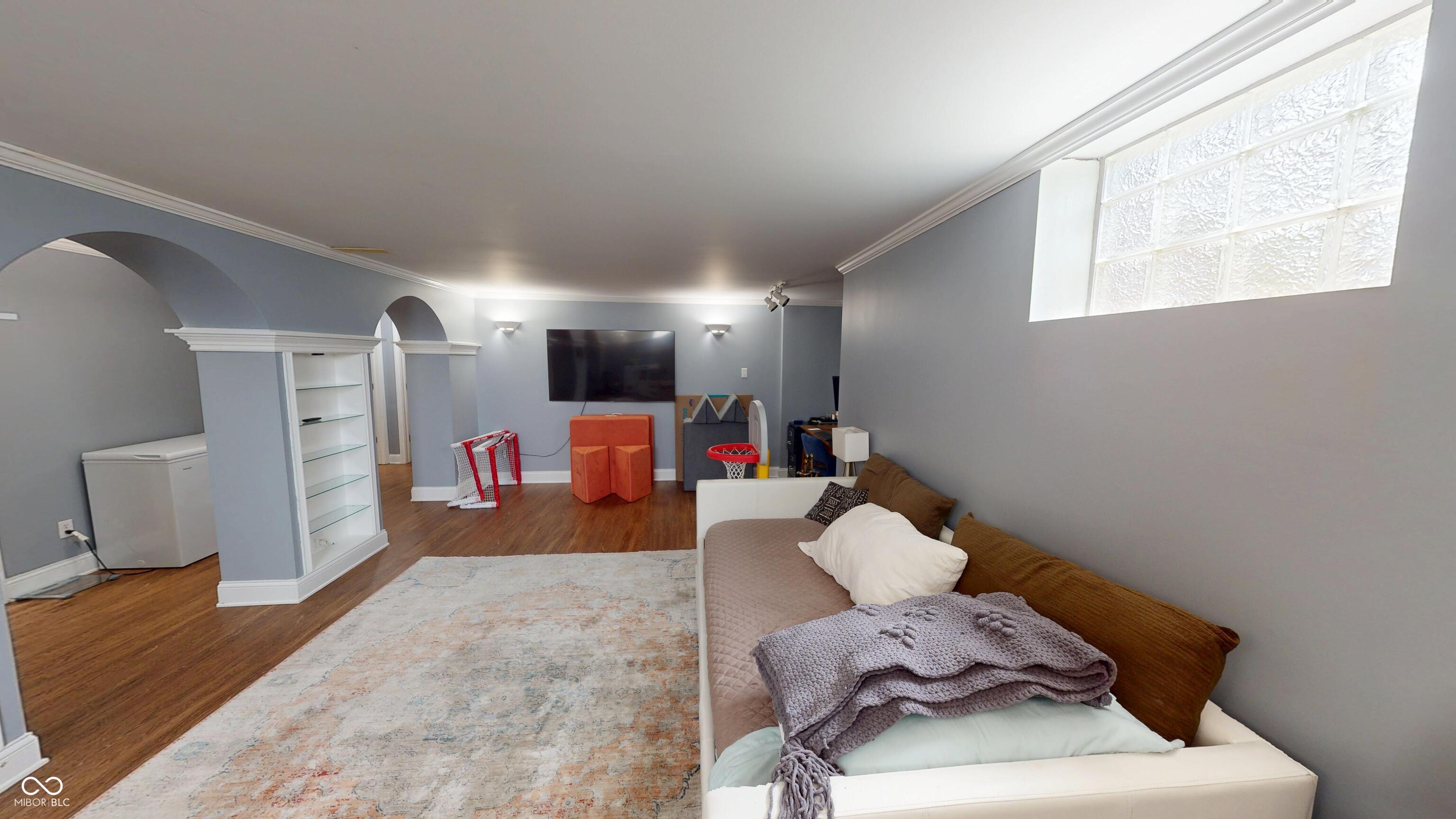 6043 Kingsley Drive