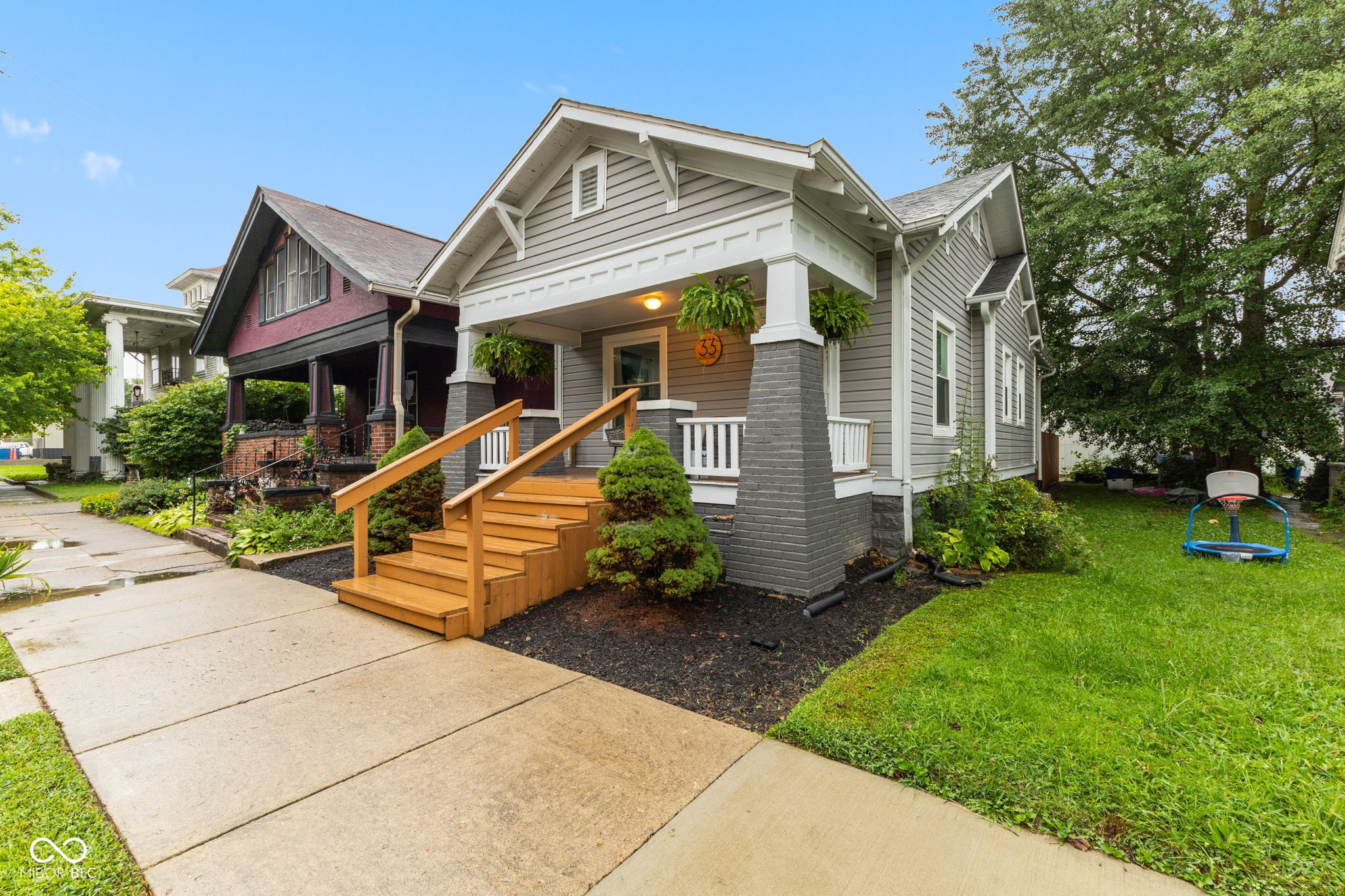 33 W Mechanic Street