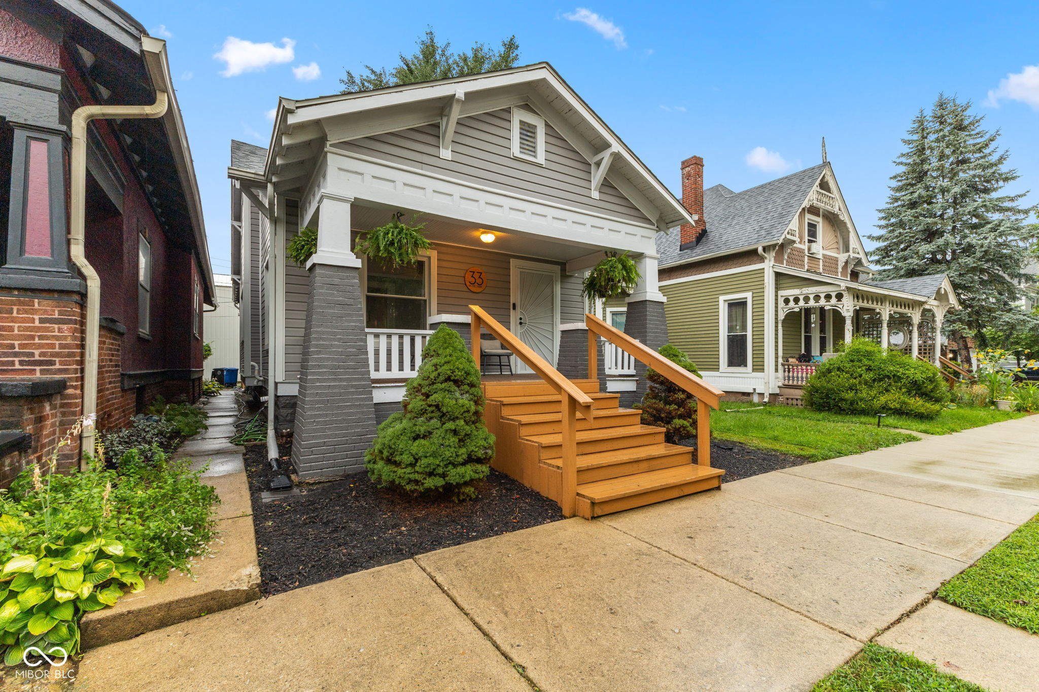33 W Mechanic Street