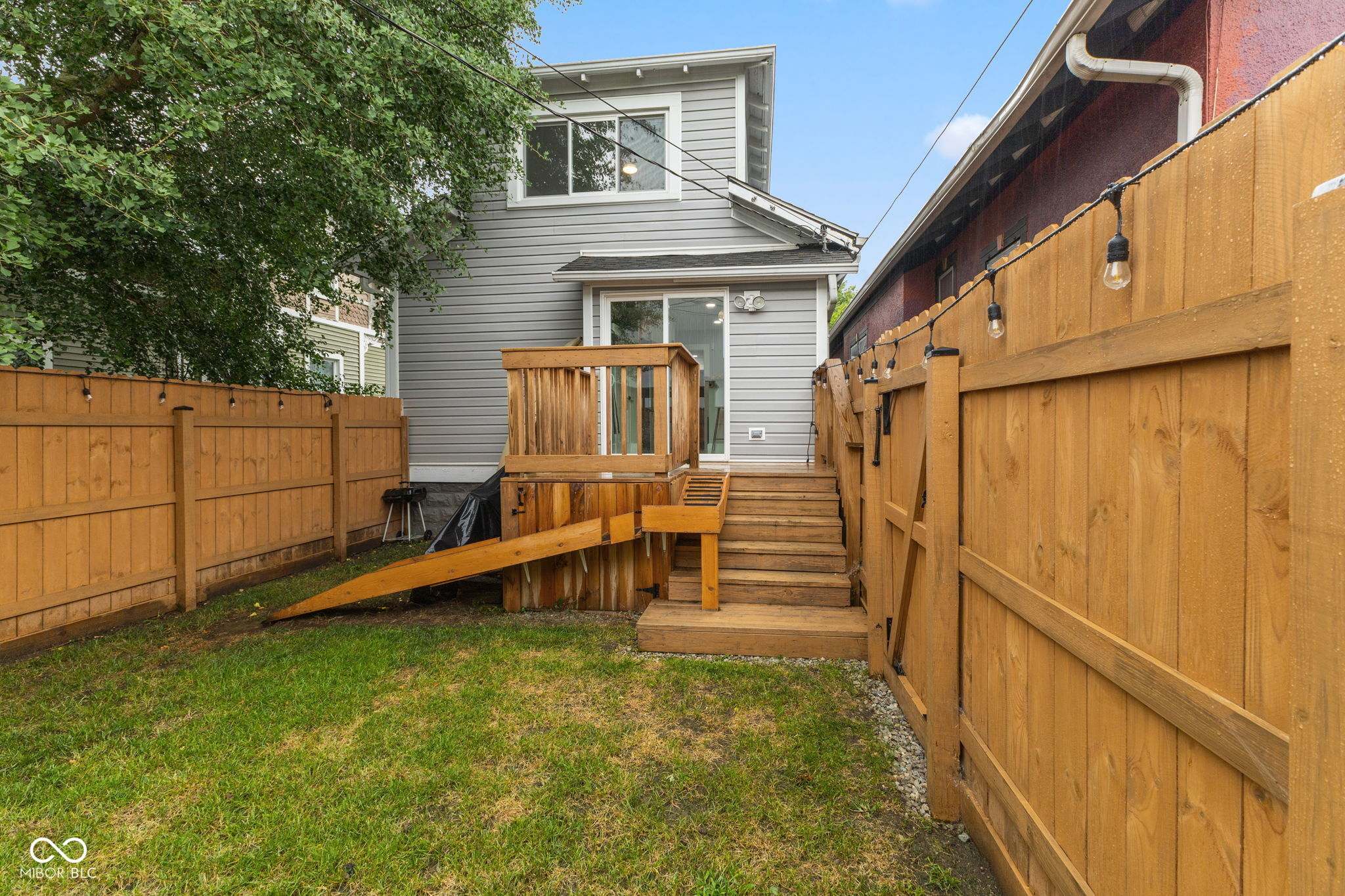 33 W Mechanic Street